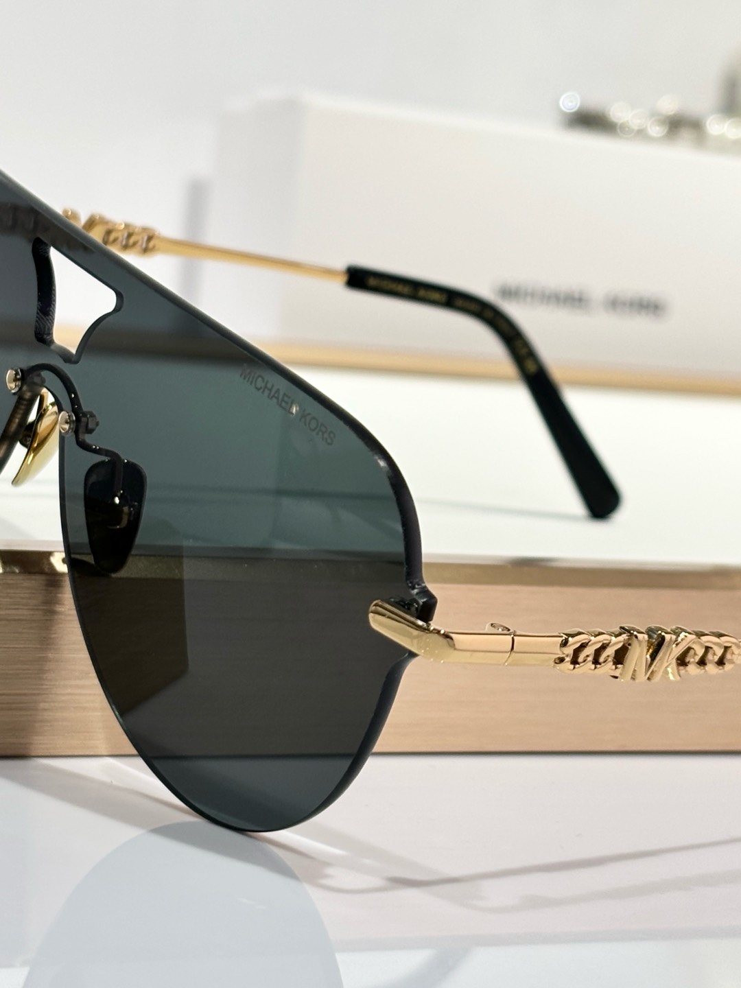  MICHAEL KORS
MODEL：MK 1149
SIZE：137口0-140
