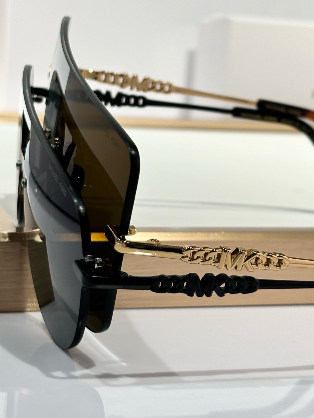  MICHAEL KORS
MODEL：MK 1149
SIZE：137口0-140
