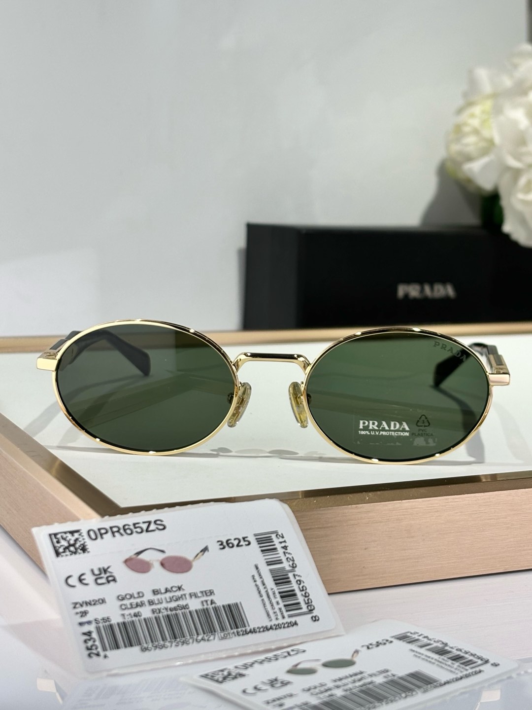  唯一品质
唯一品质
首批顶配版本 
Prada
Mod：SPR65Z
Size：55-20-140
认