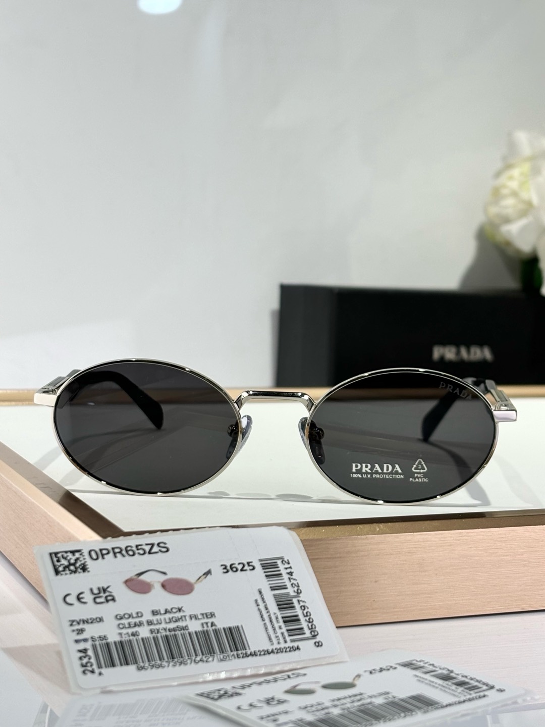  唯一品质
唯一品质
首批顶配版本 
Prada
Mod：SPR65Z
Size：55-20-140
认