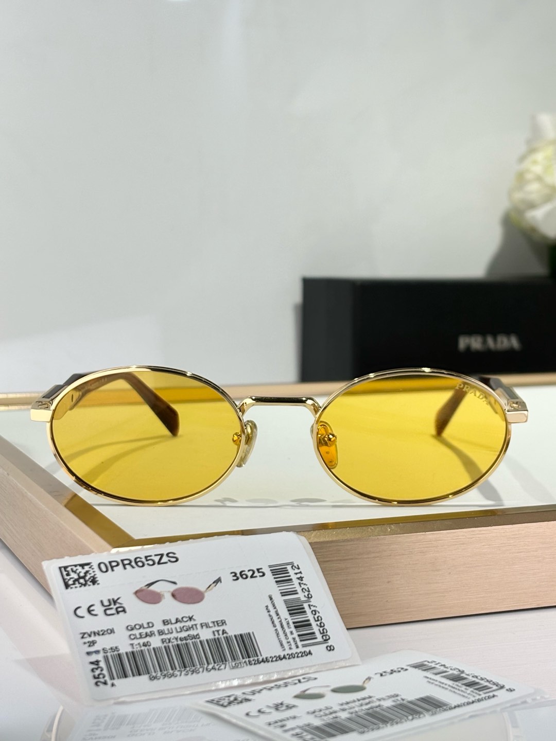  唯一品质
唯一品质
首批顶配版本 
Prada
Mod：SPR65Z
Size：55-20-140
认