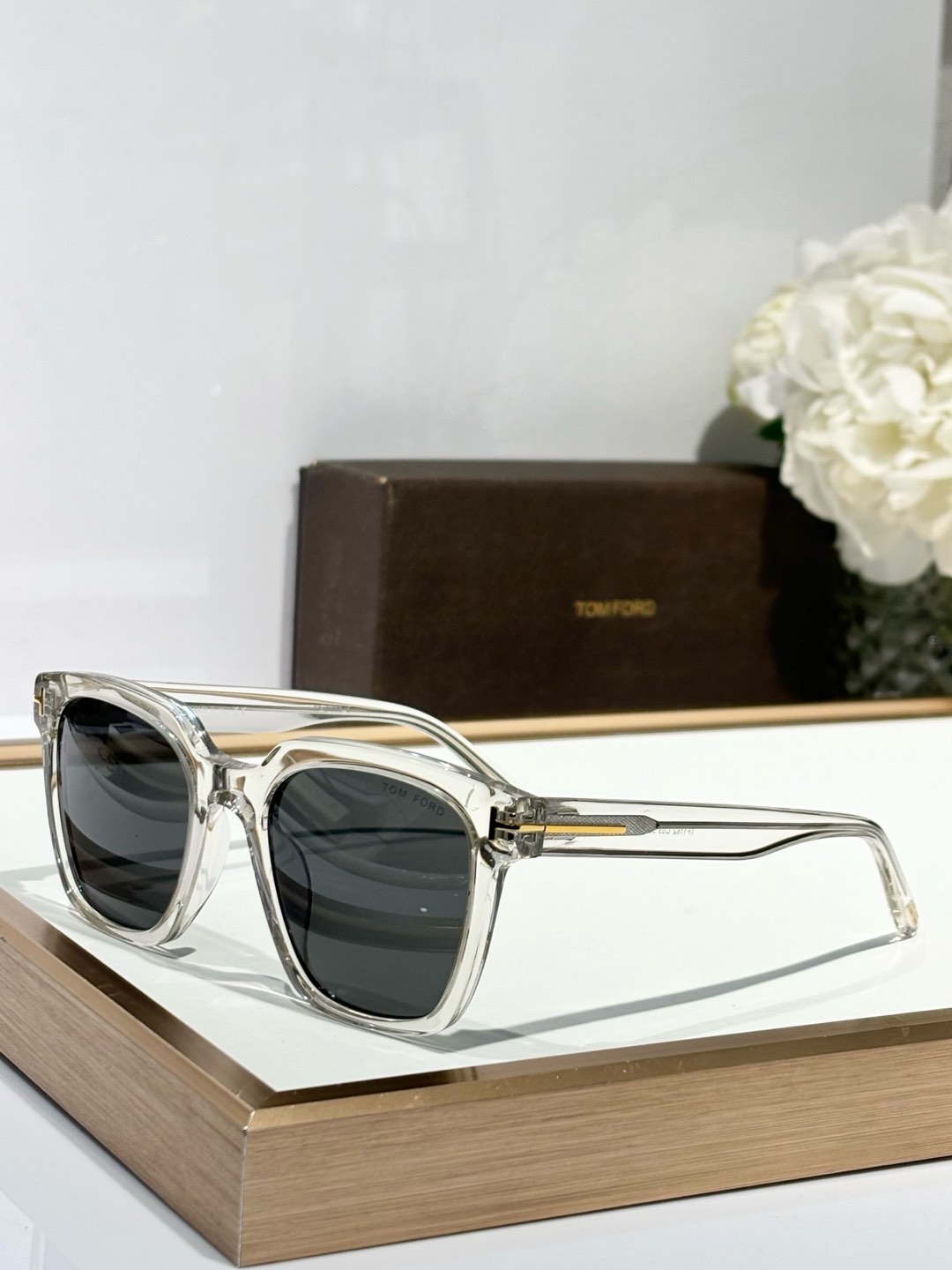  TOM FORD
MODEL：TF1162-k
SIZE：53口22-145

