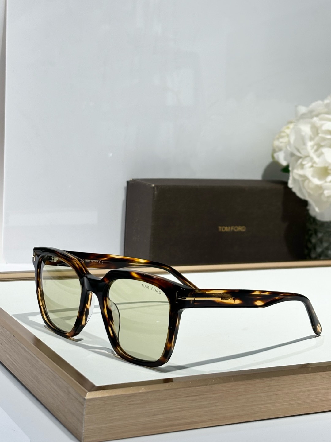  TOM FORD
MODEL：TF1162-k
SIZE：53口22-145

