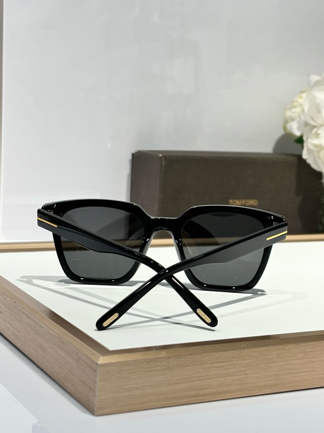  TOM FORD
MODEL：TF1162-k
SIZE：53口22-145

