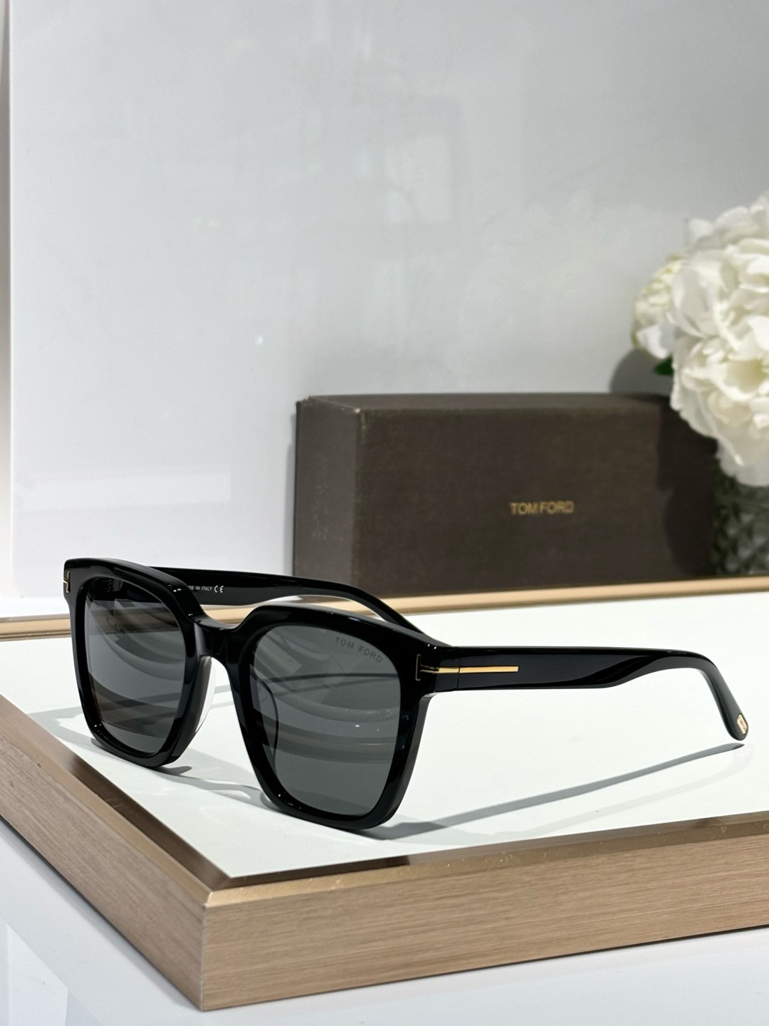  TOM FORD
MODEL：TF1162-k
SIZE：53口22-145


