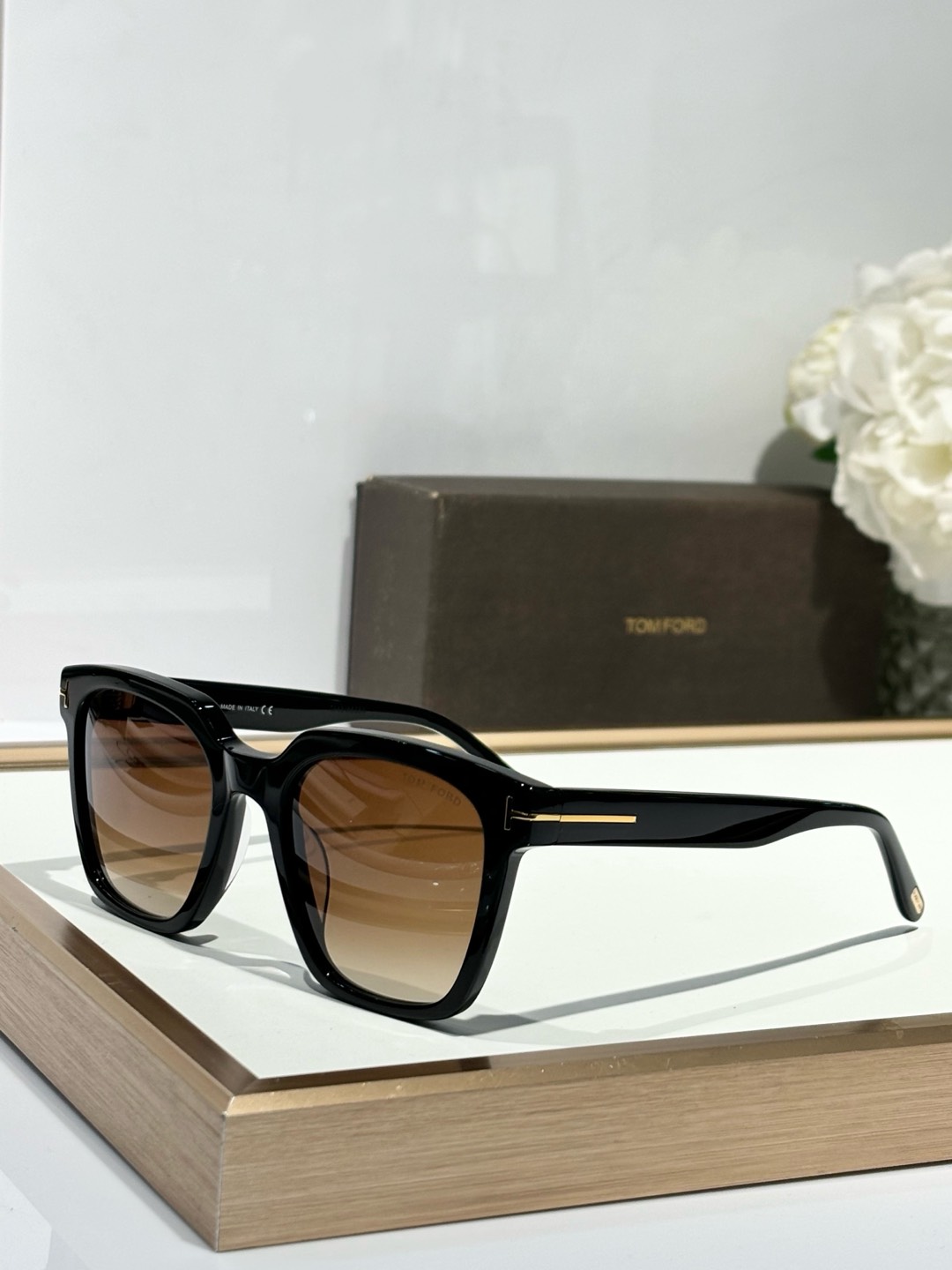  TOM FORD
MODEL：TF1162-k
SIZE：53口22-145

