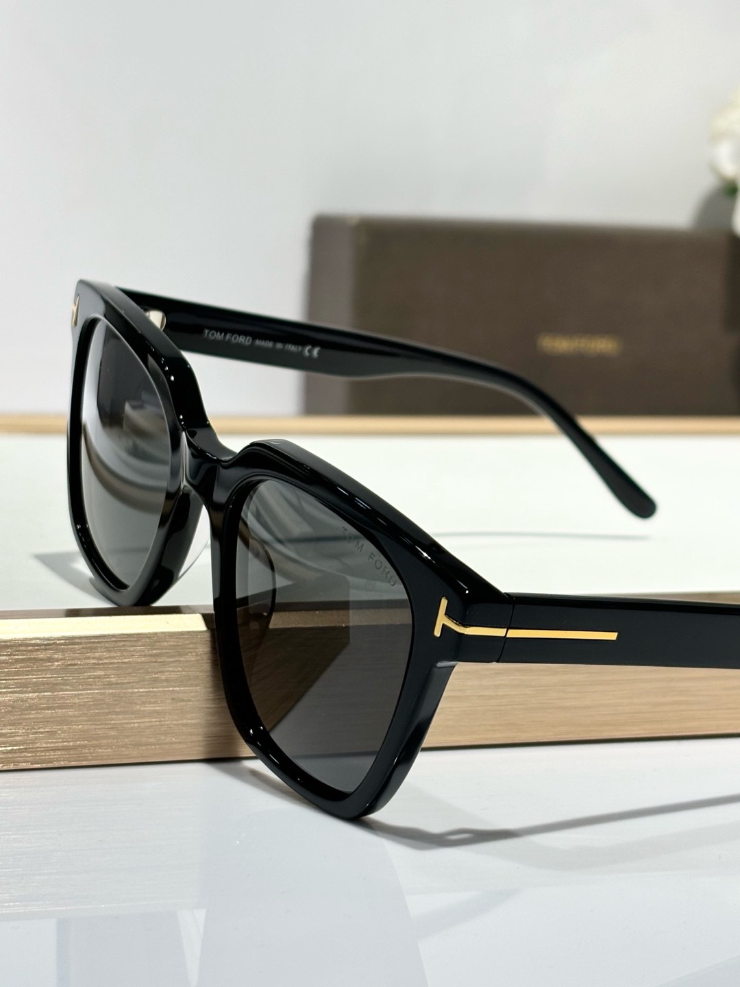  TOM FORD
MODEL：TF1162-k
SIZE：53口22-145

