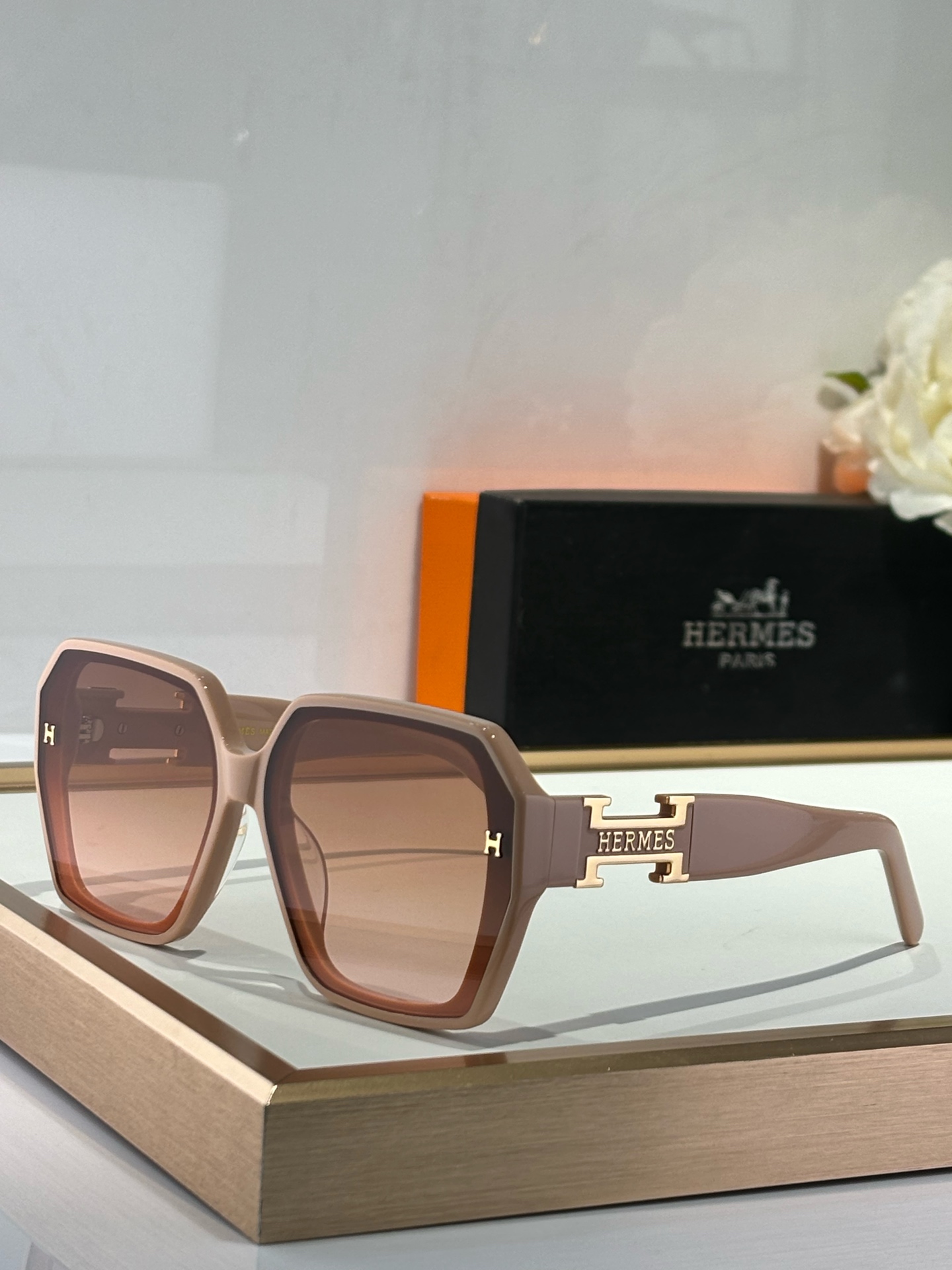  HERMES
经典款
MOD：HS1906
size：56-20-145
