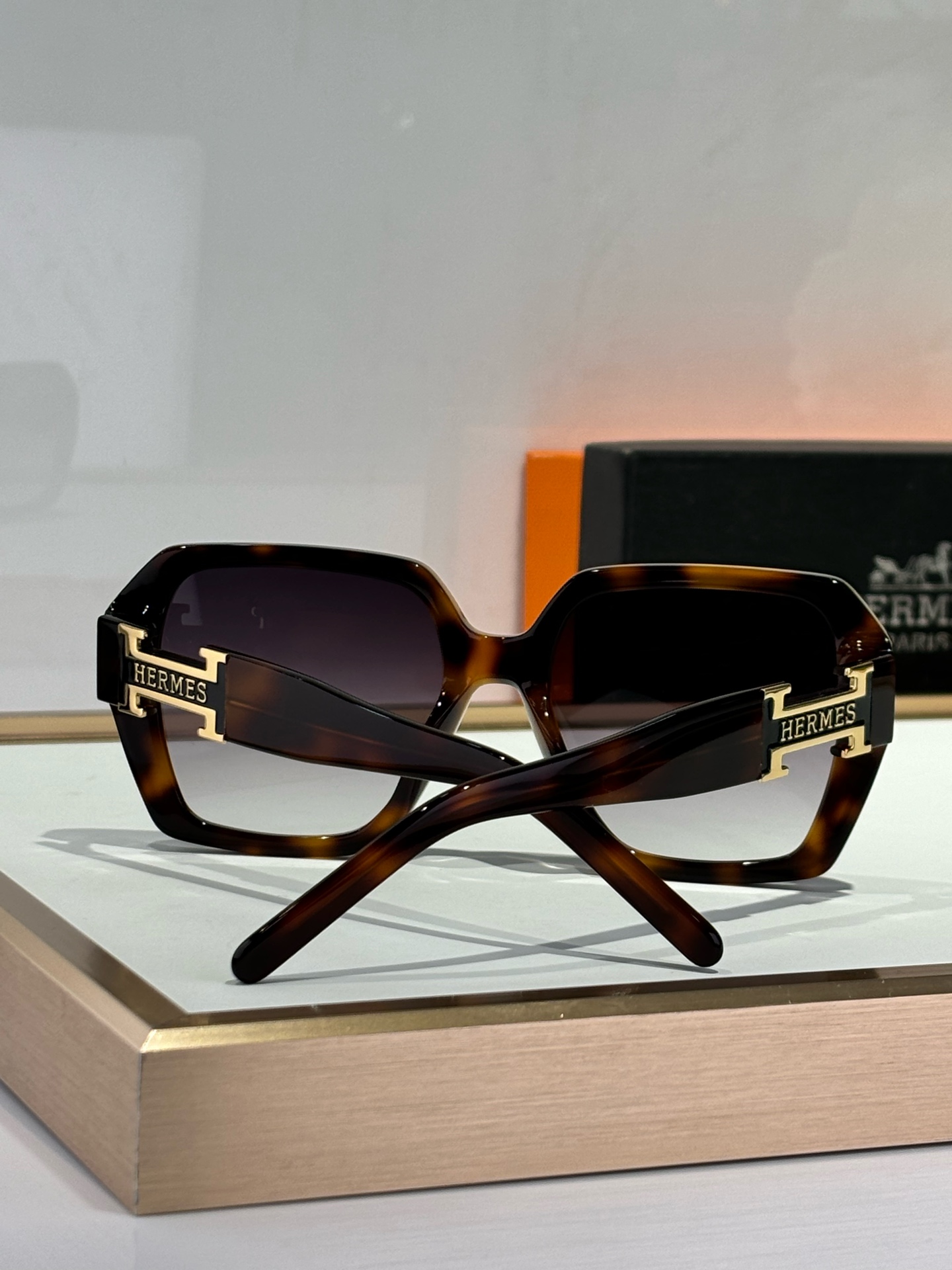  HERMES
经典款
MOD：HS1906
size：56-20-145
