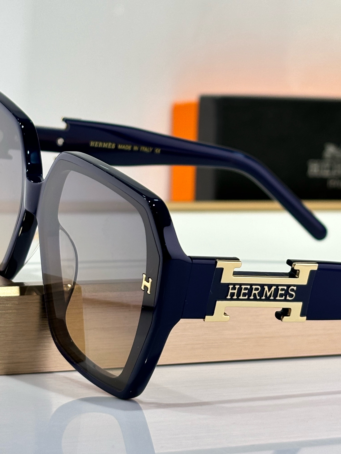  HERMES
经典款
MOD：HS1906
size：56-20-145
