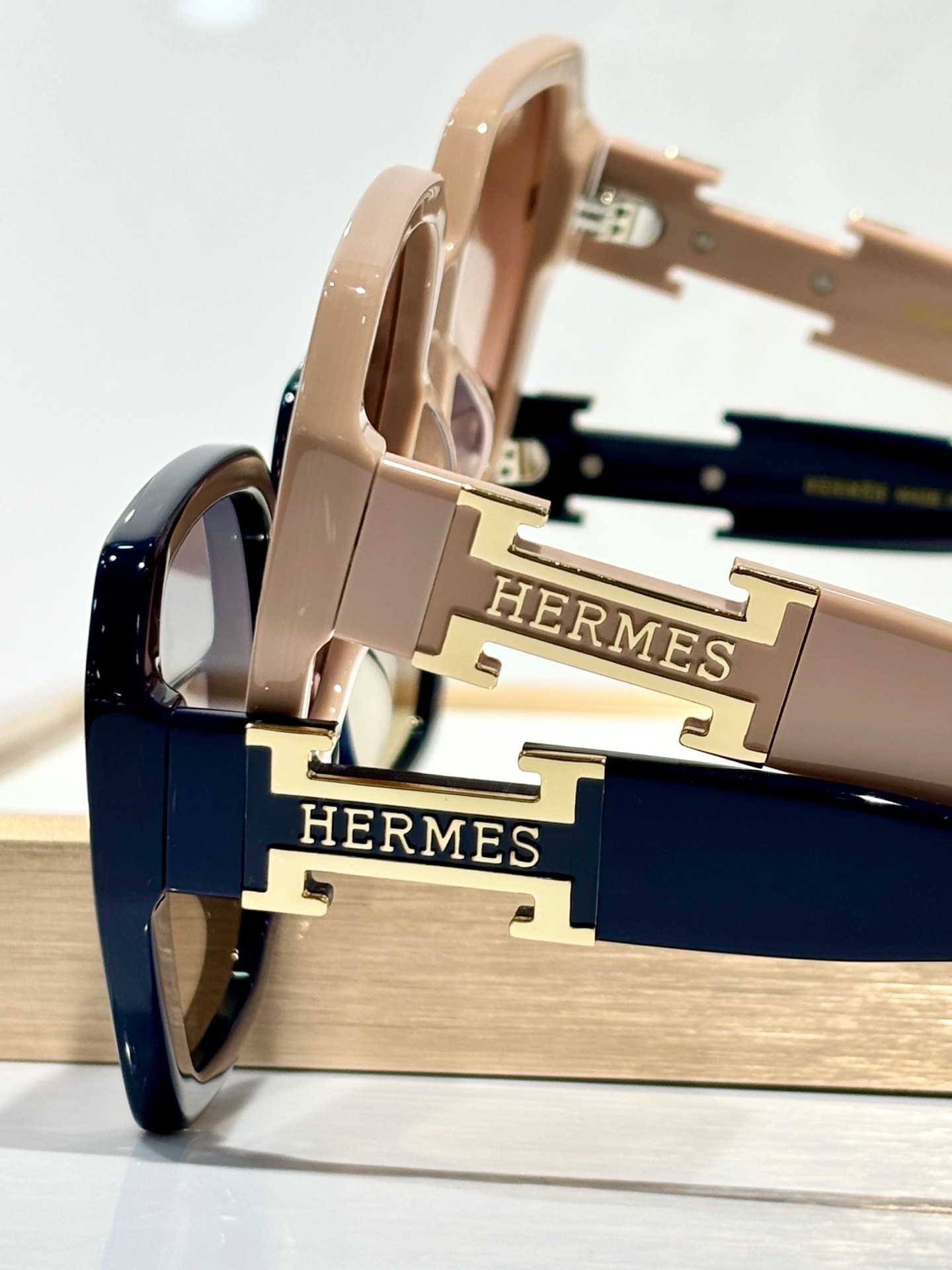  HERMES
经典款
MOD：HS1906
size：56-20-145
