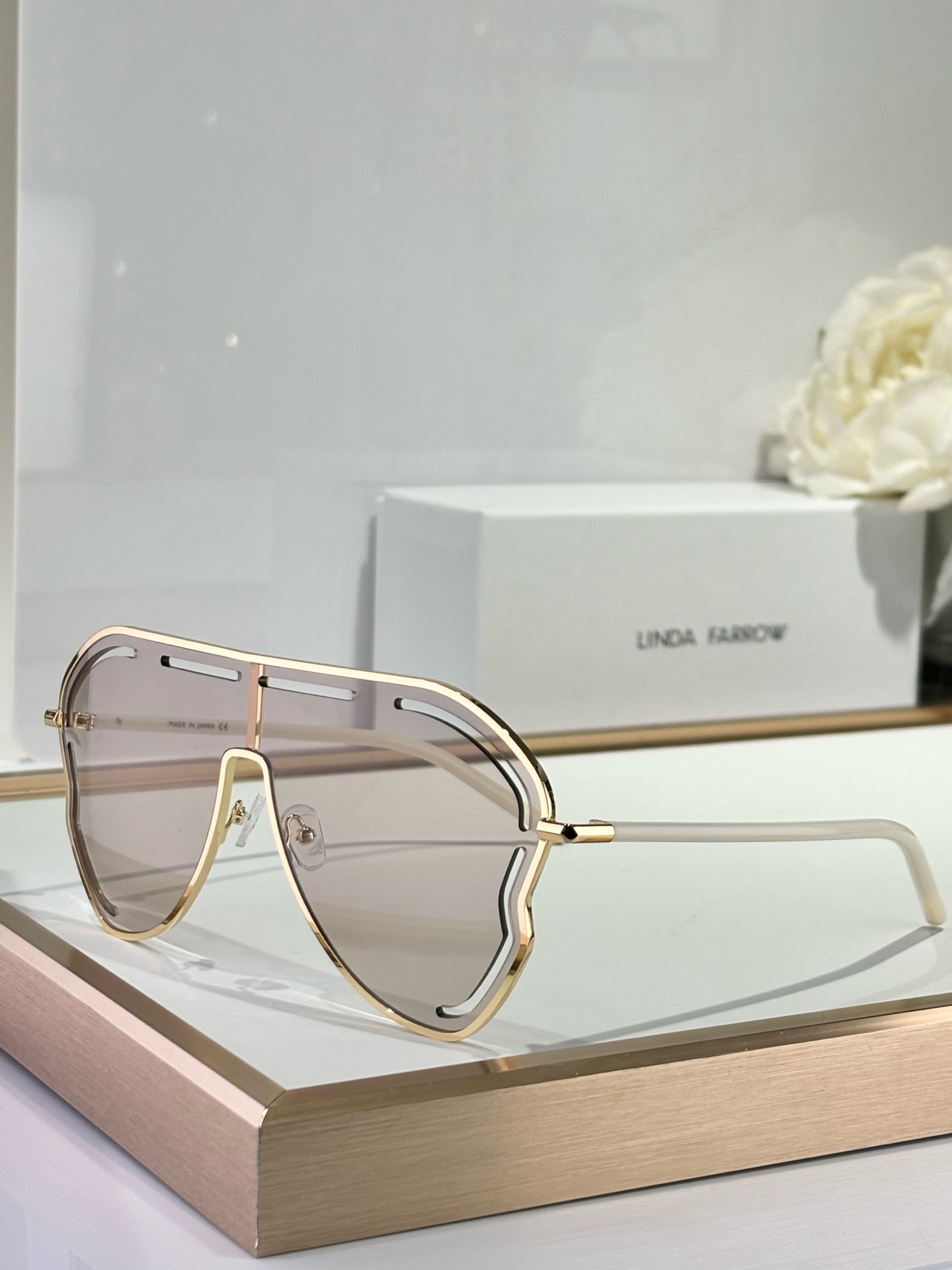  Linda Farro*
Oversized 
MATTHEW WILLIAMSON
联名
Mod：G