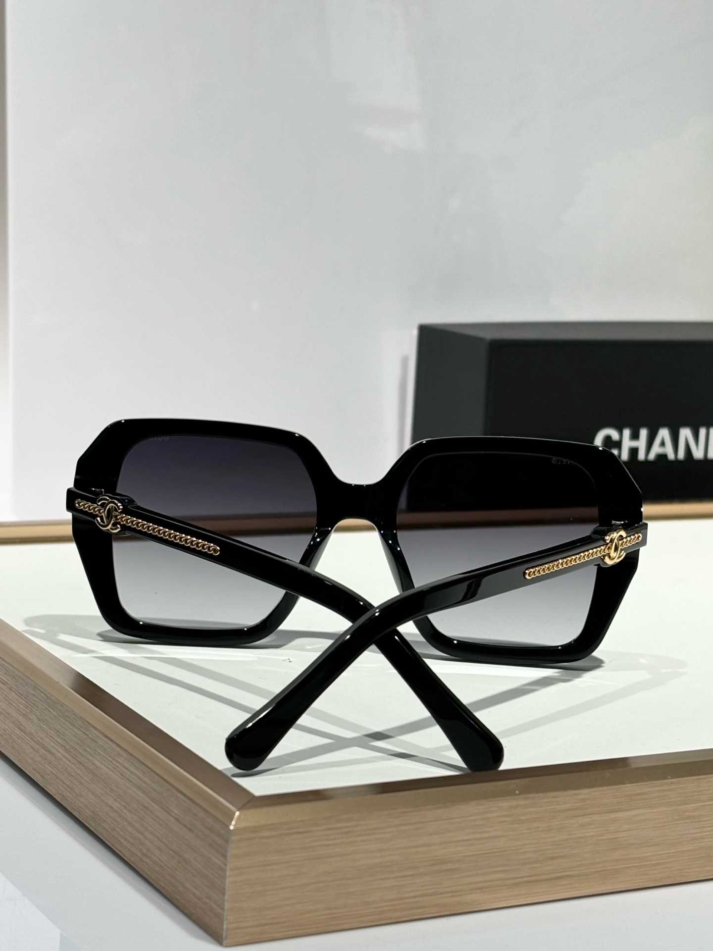  Chanel*
ModCH5918
Size62-17-140
