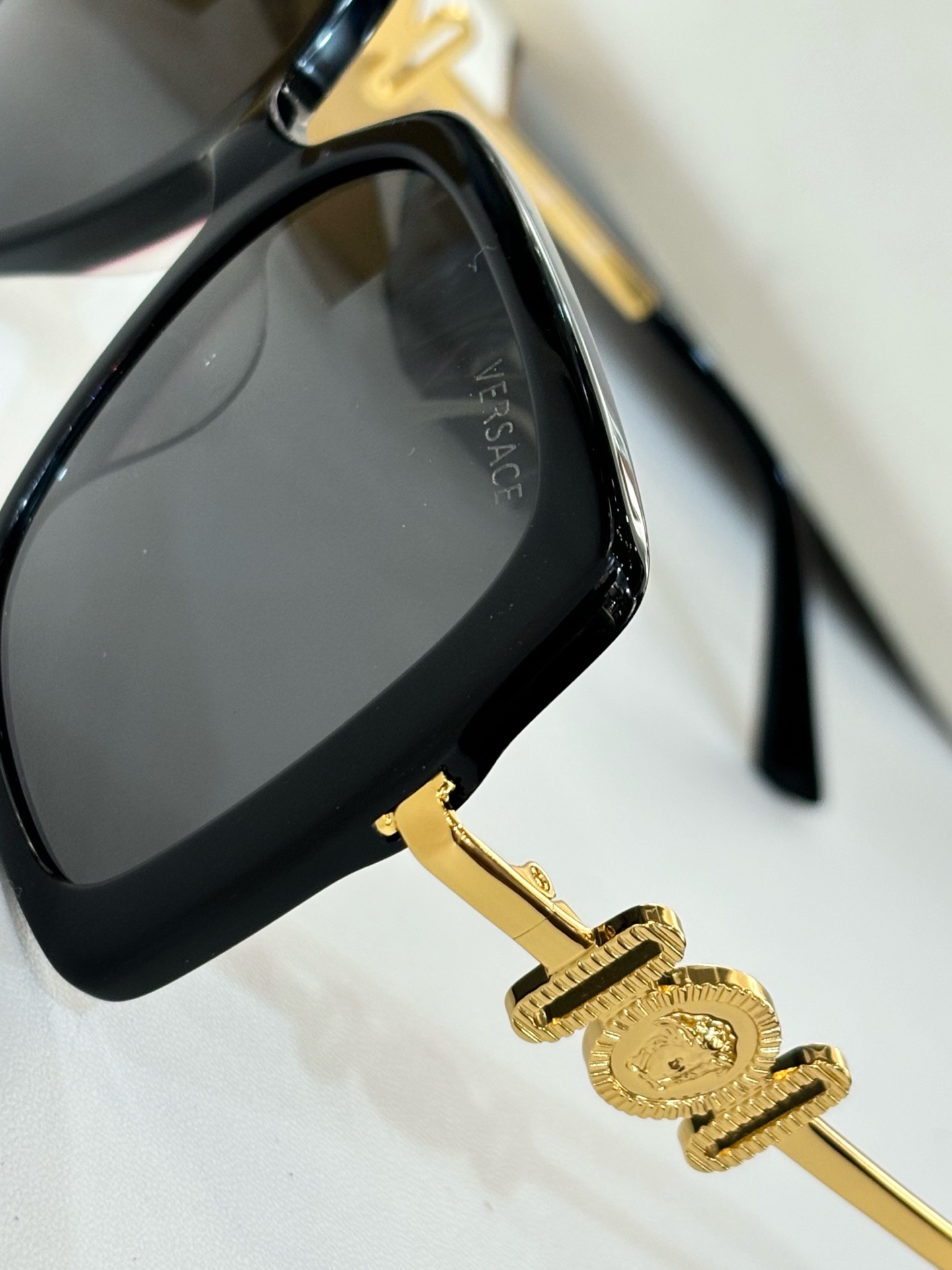  VERSACE
MODVE4467
Size54-17-145
