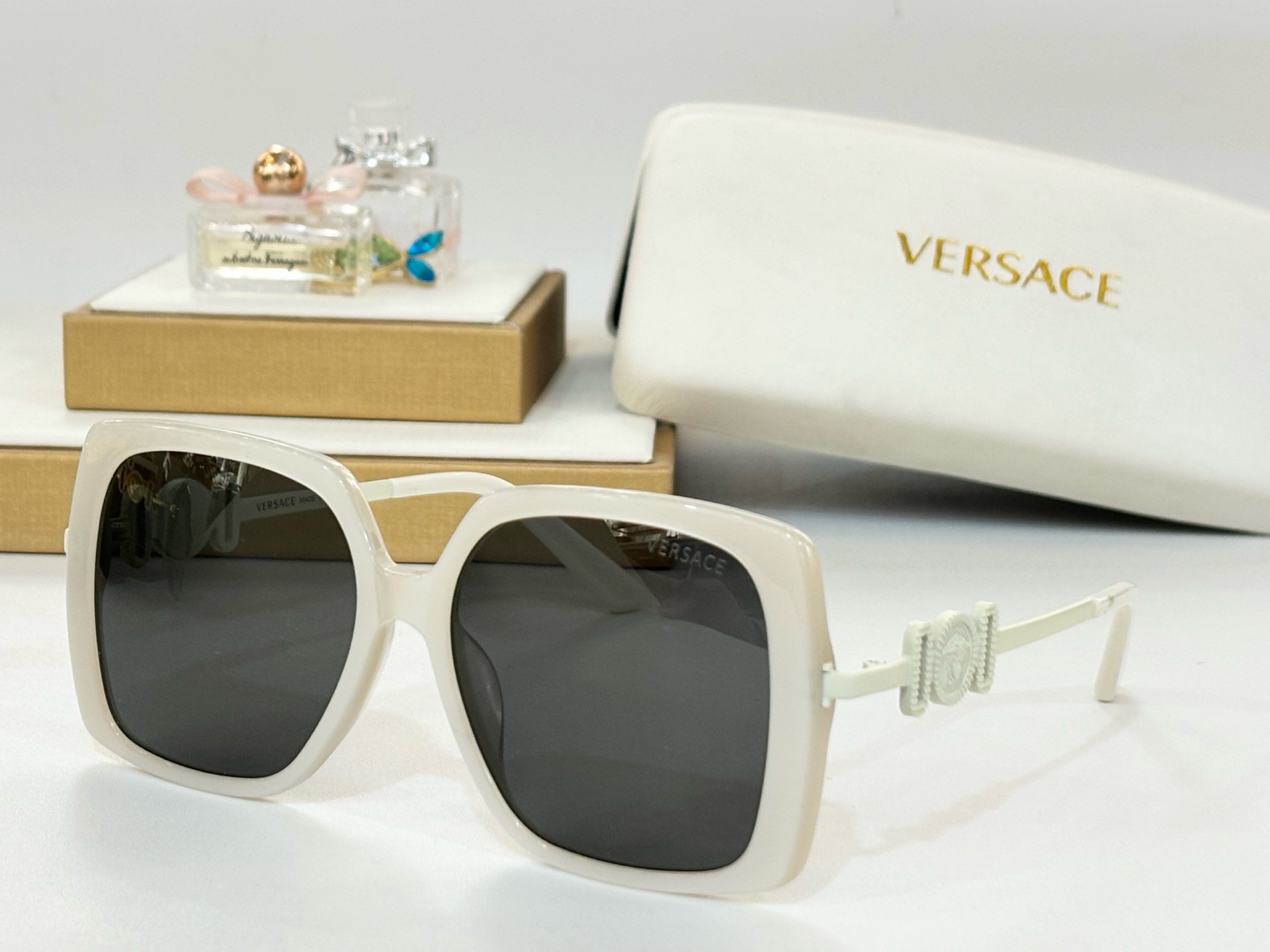  VERSACE
MODVE4467
Size54-17-145
