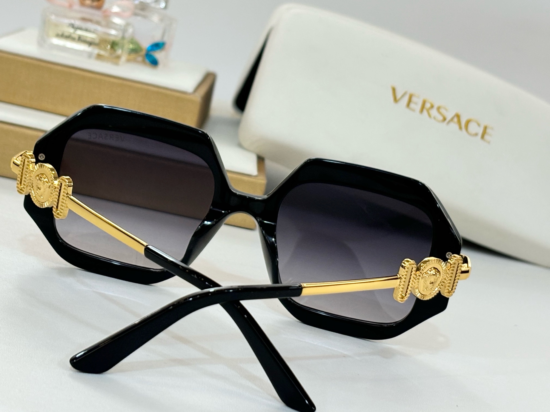 ￼  VERSACE
MODVE4481
Size51-22-145
