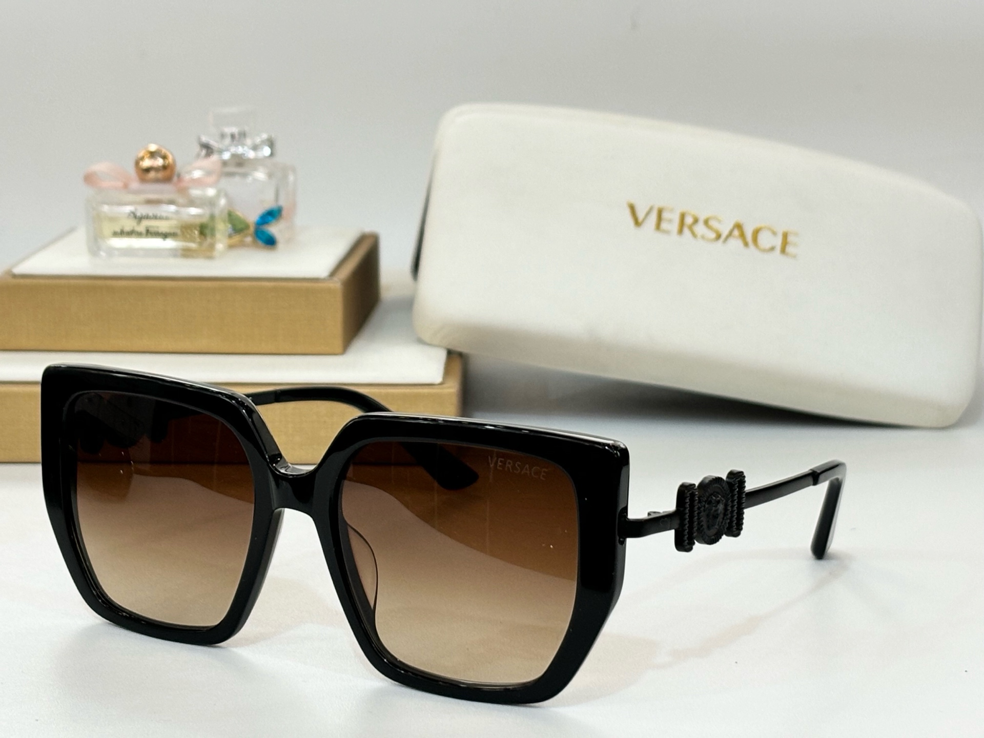  VERSACE
MODVE4368
Size55-20-145
