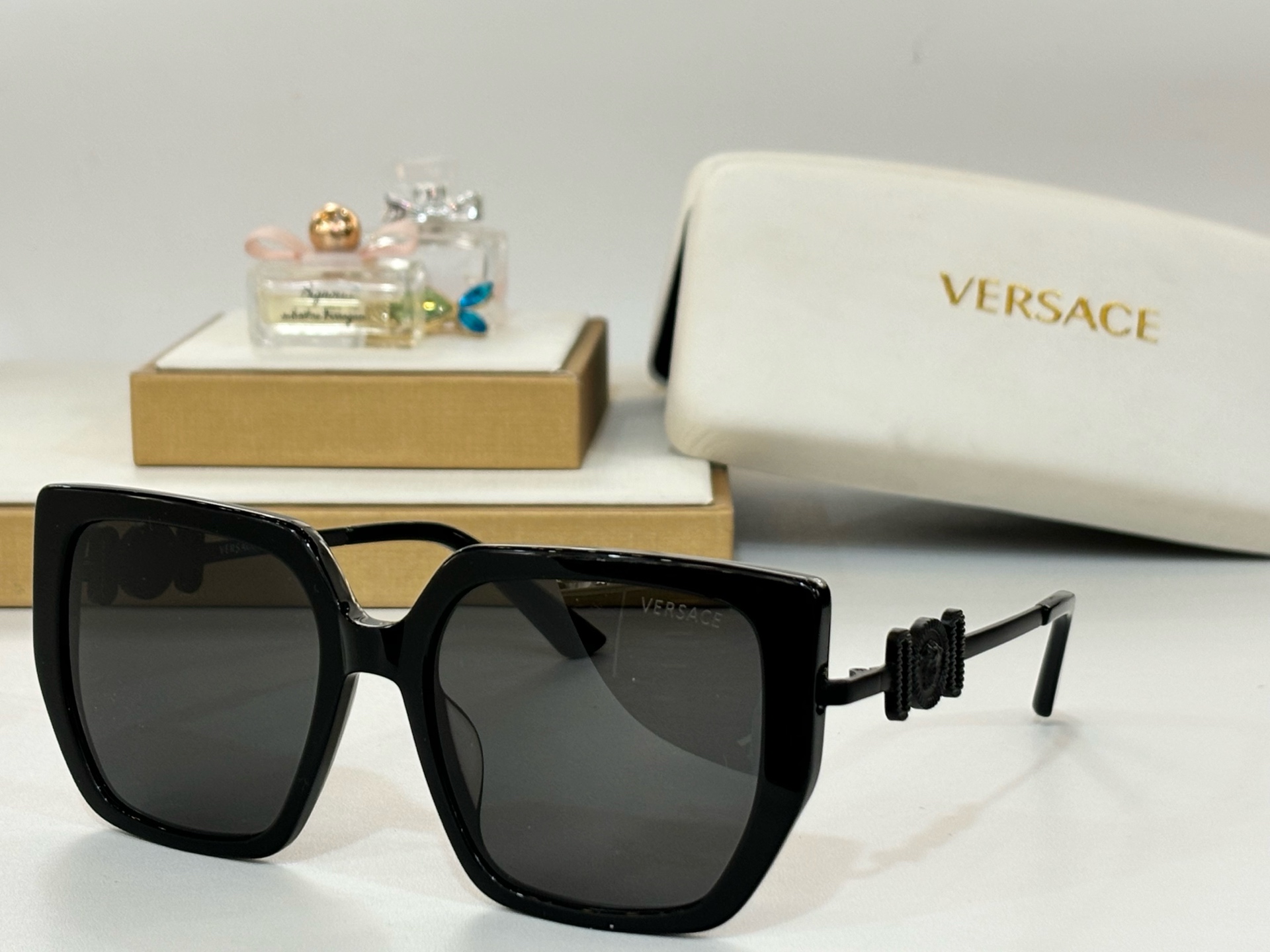   VERSACE
MODVE4368
Size55-20-145

