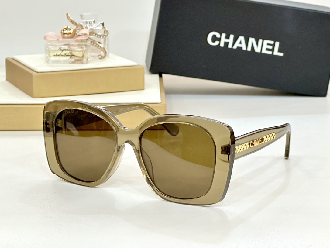  CHANEL 
MODEL ：6989
Size ：53-18-145
