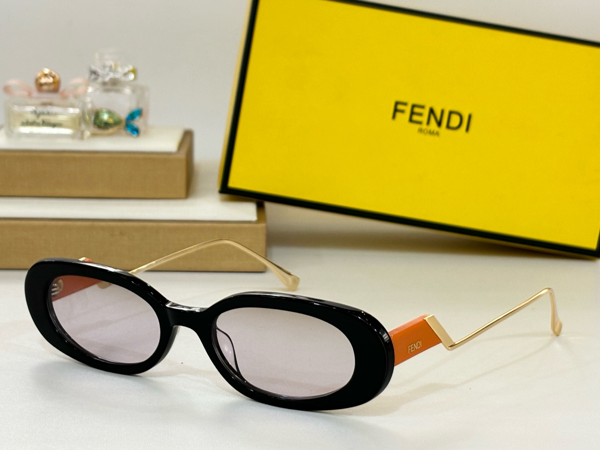 FENDI
MODFE3018
Size50-20-142
