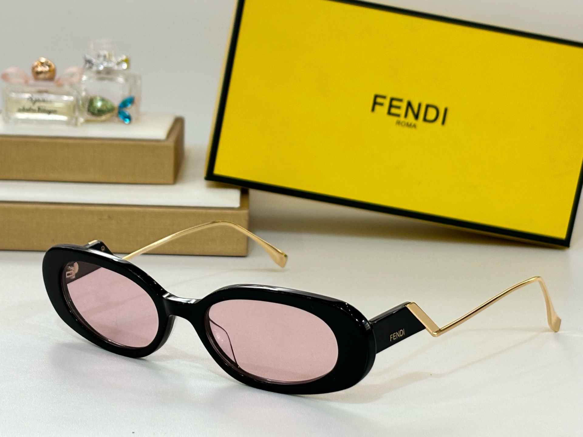  FENDI
MODFE3018
Size50-20-142

