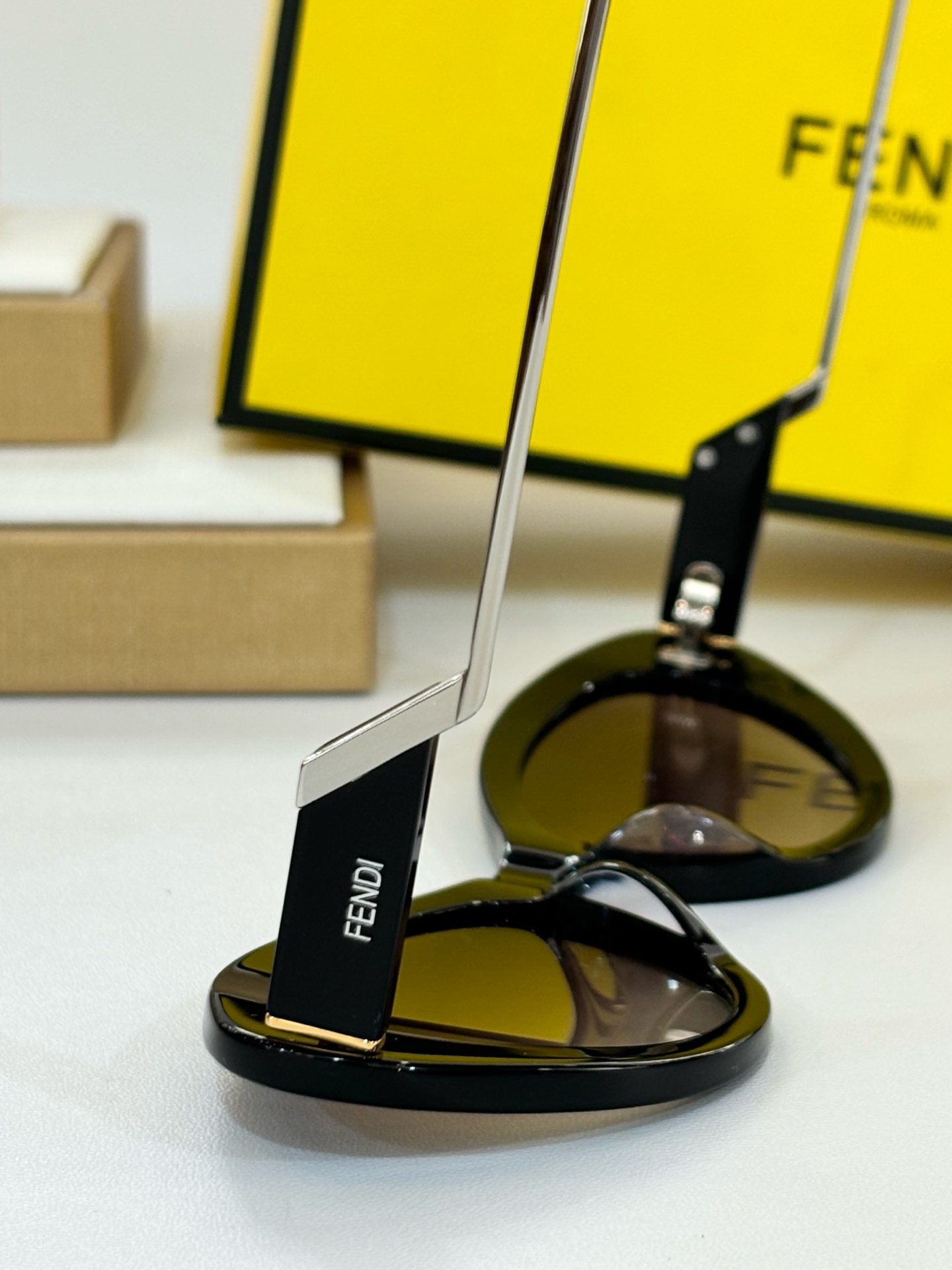  ￼ FENDI
MODFE3019
Size2-20-142
