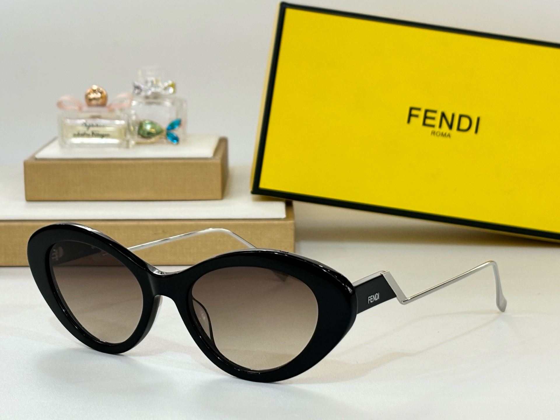  ￼ FENDI
MODFE3019
Size2-20-142
