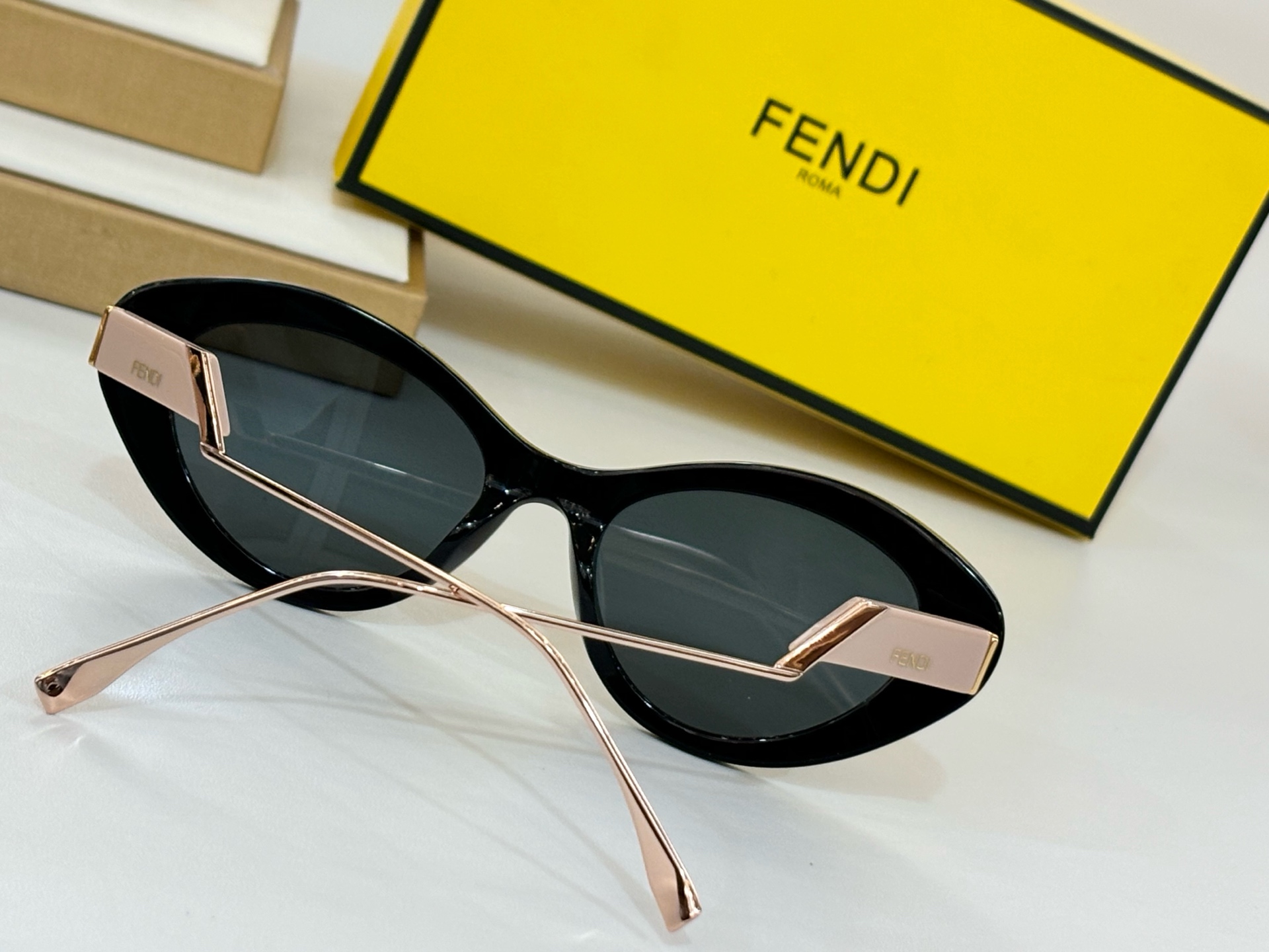  ￼ FENDI
MODFE3019
Size2-20-142
