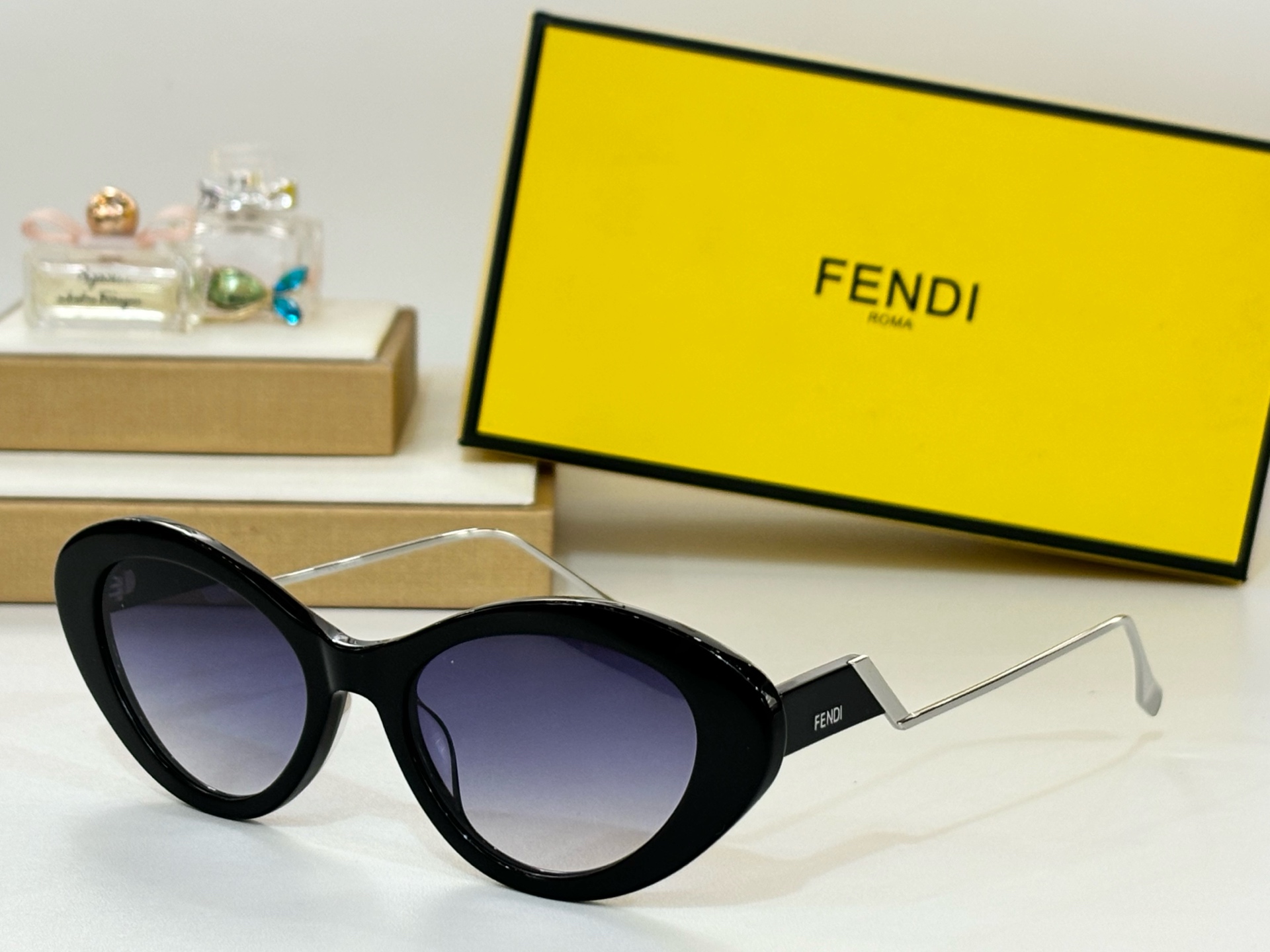  ￼ FENDI
MODFE3019
Size2-20-142
