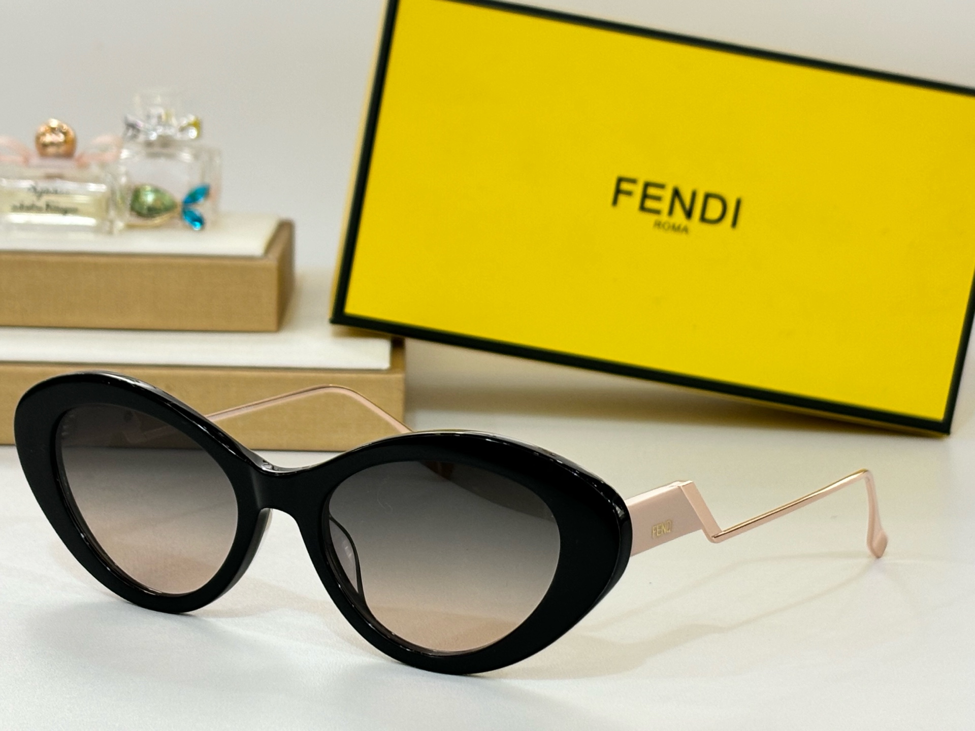  ￼ FENDI
MODFE3019
Size2-20-142

