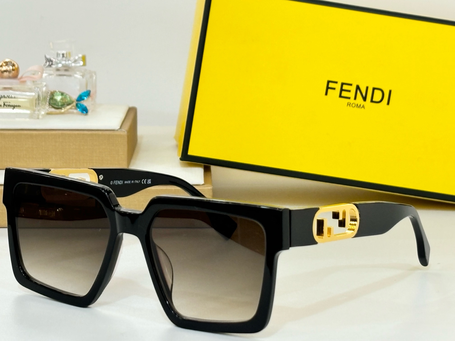   FENDI
MODFE40181
Size55-19-145
