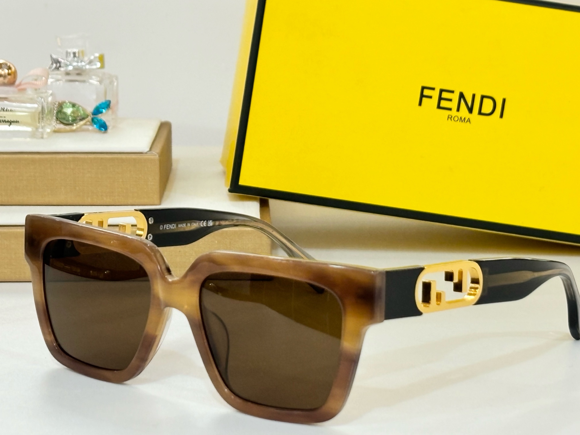   FENDI
MODFE40181
Size55-19-145
