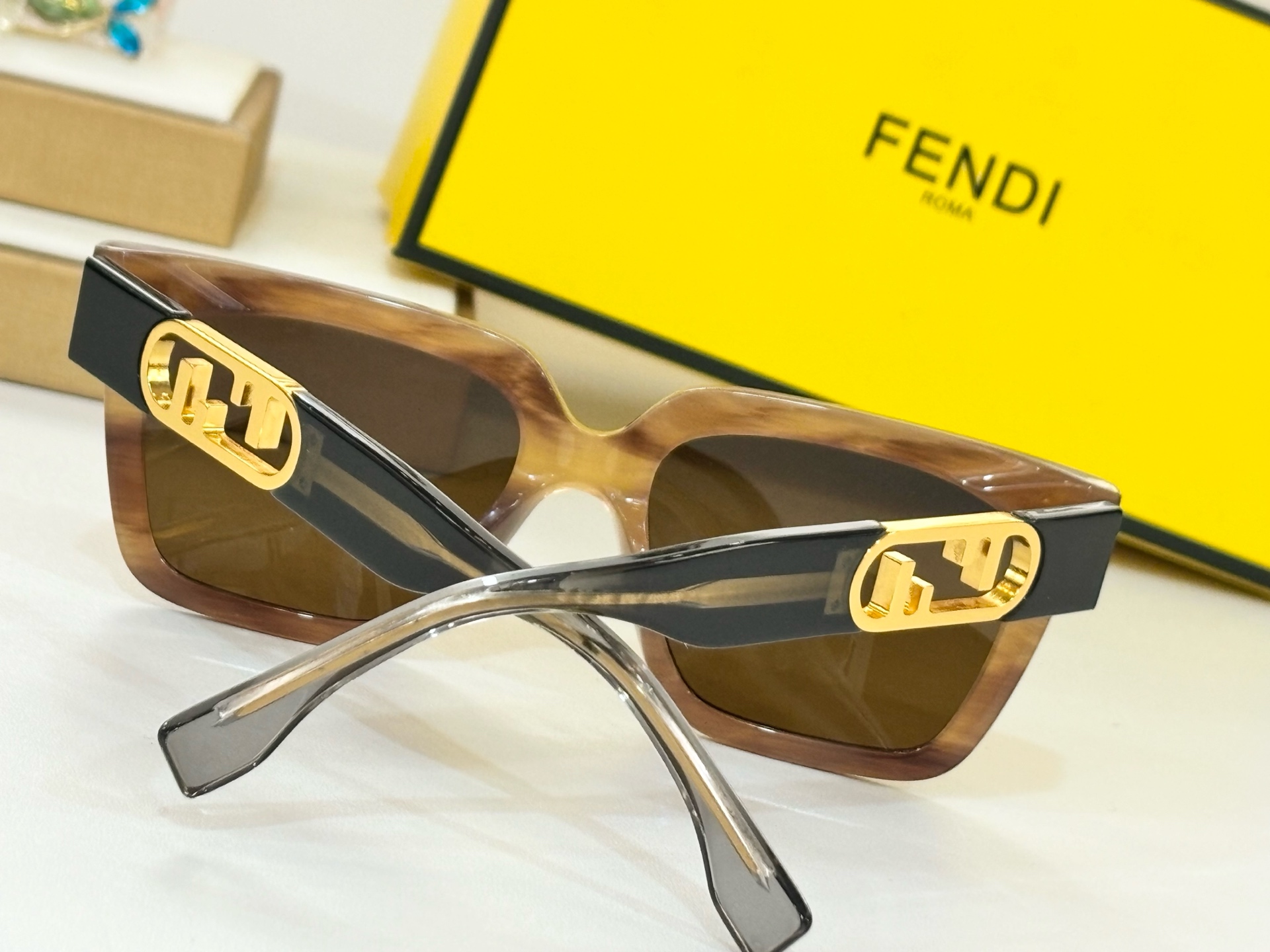   FENDI
MODFE40181
Size55-19-145
