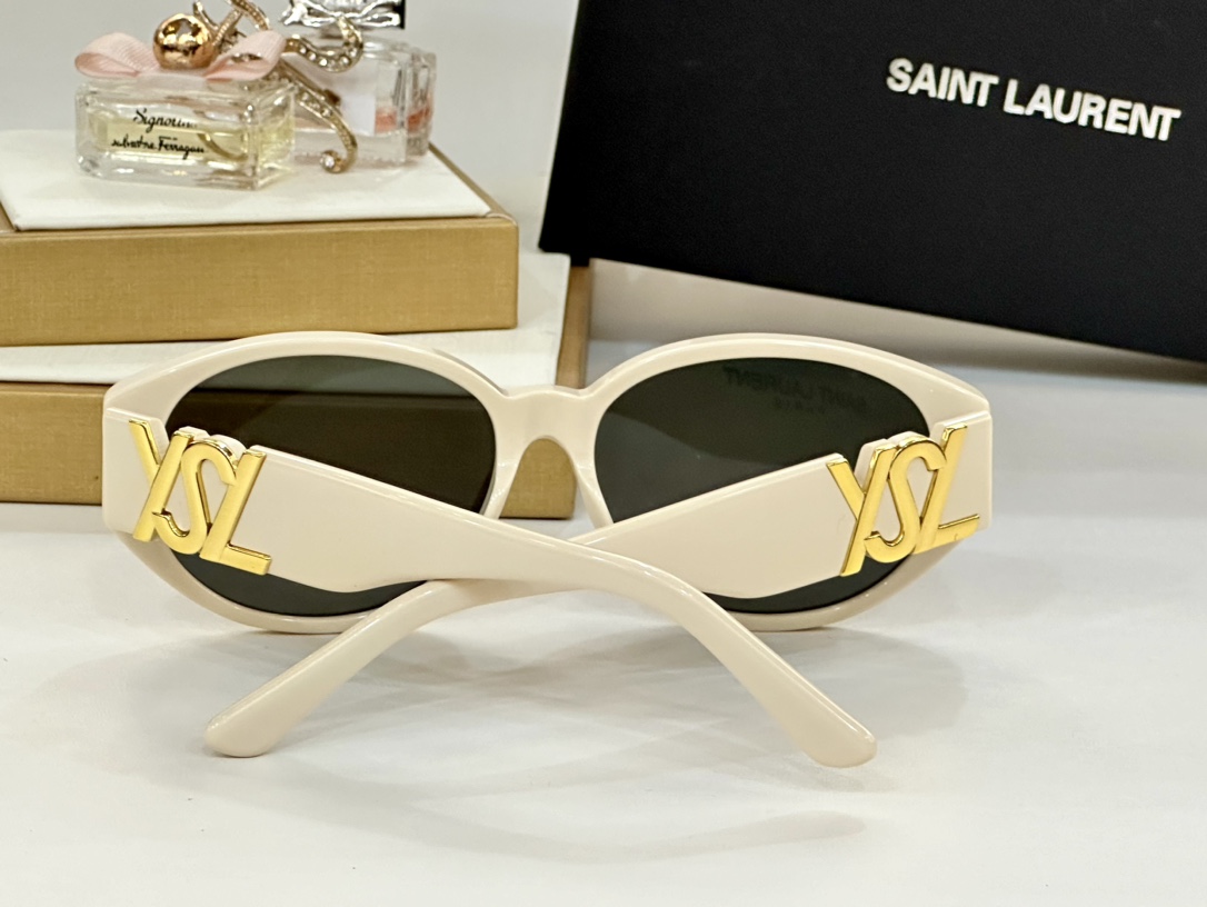  SAINT LAUREN*圣罗兰 
ModelSLM86
Size57口16-145
