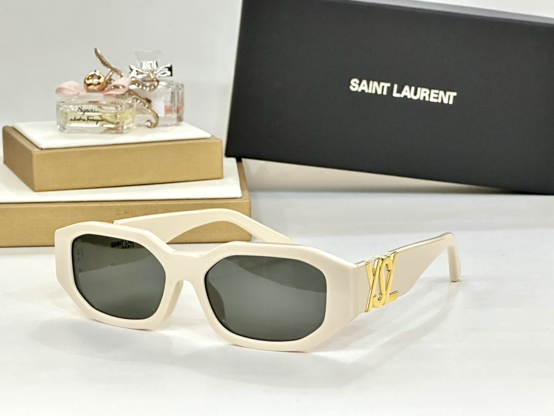  SAINT LAUREN*圣罗兰 
ModelSLM88
Size53口18-145

