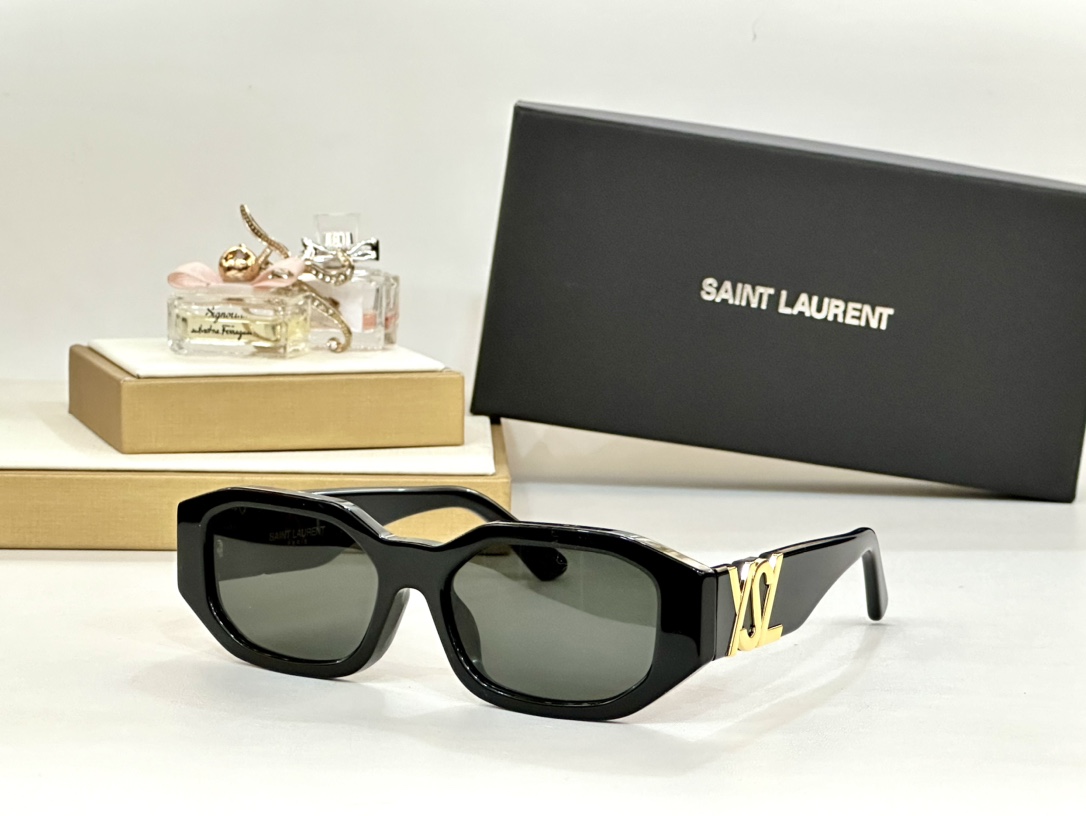  SAINT LAUREN*圣罗兰 
ModelSLM88
Size53口18-145
