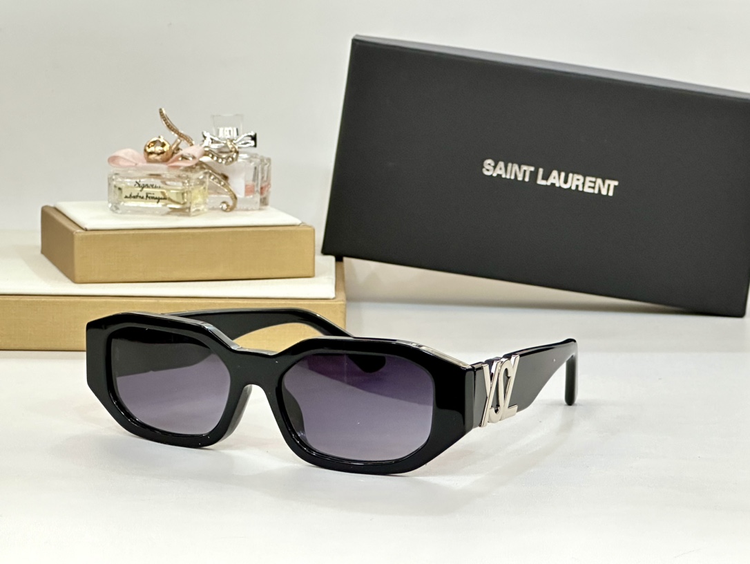  SAINT LAUREN*圣罗兰 
ModelSLM88
Size53口18-145
