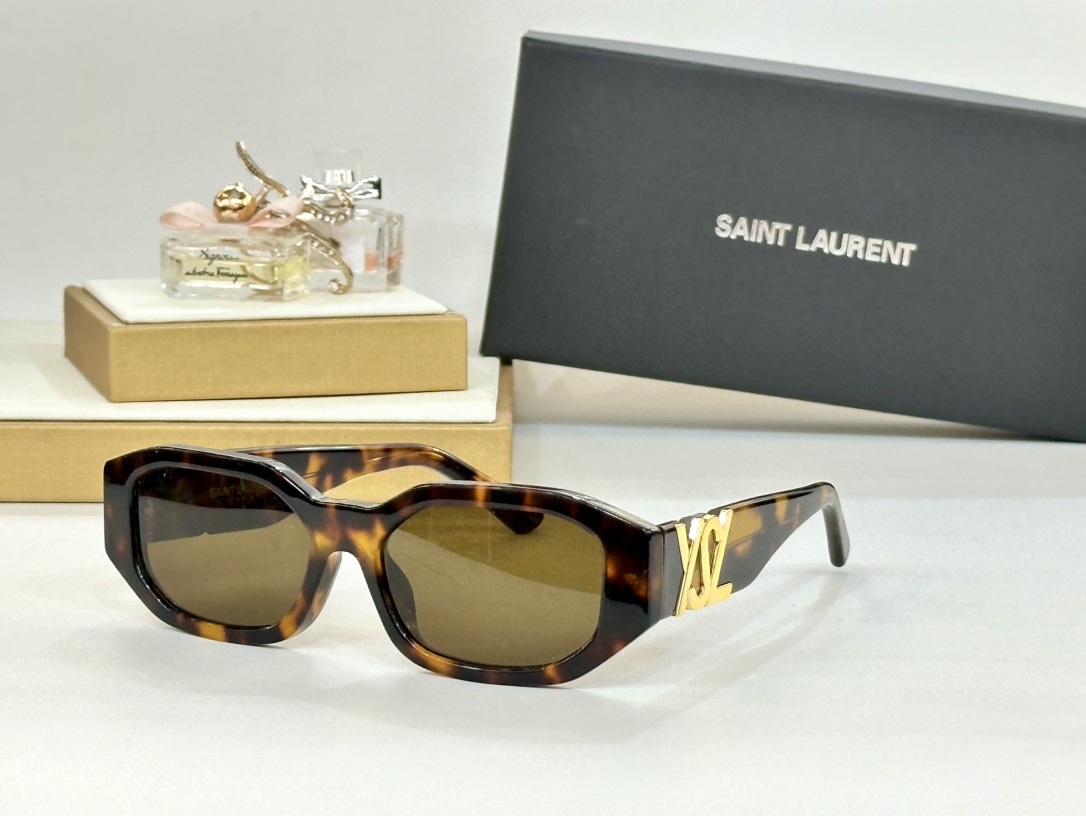  SAINT LAUREN*圣罗兰 
ModelSLM88
Size53口18-145
