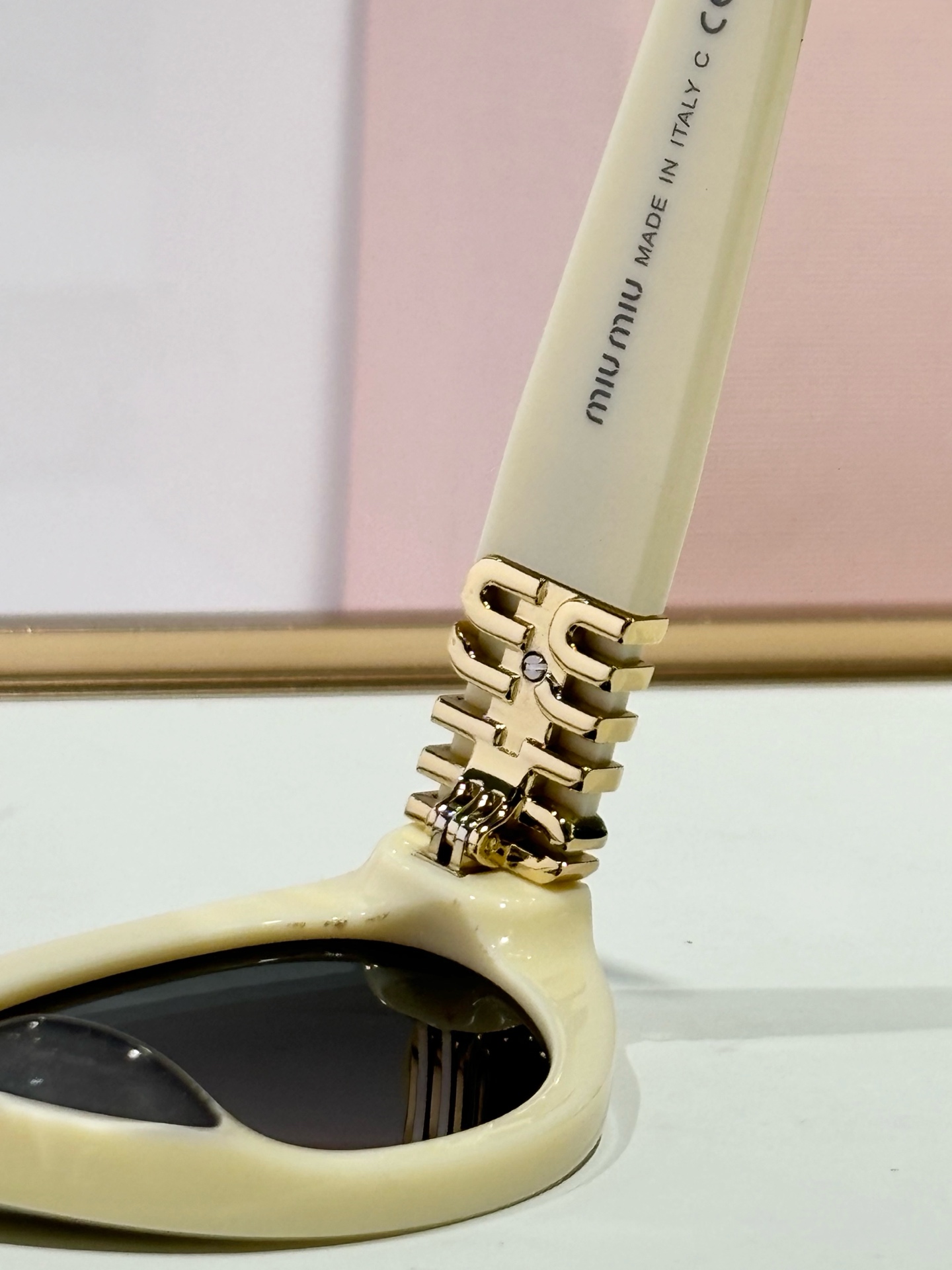  MIUMIU
ModMUA04S
SIZE55-18-140
