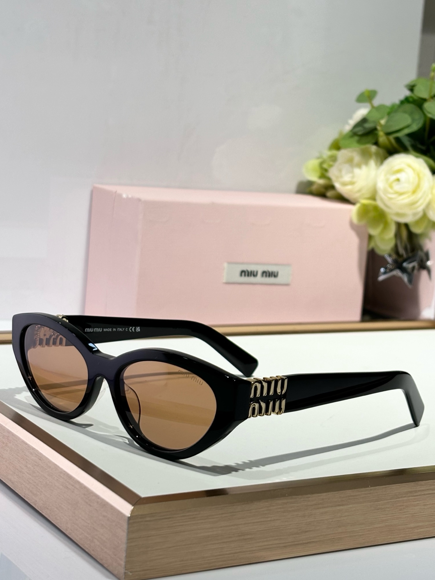  MIUMIU
ModMUA04S
SIZE55-18-140
