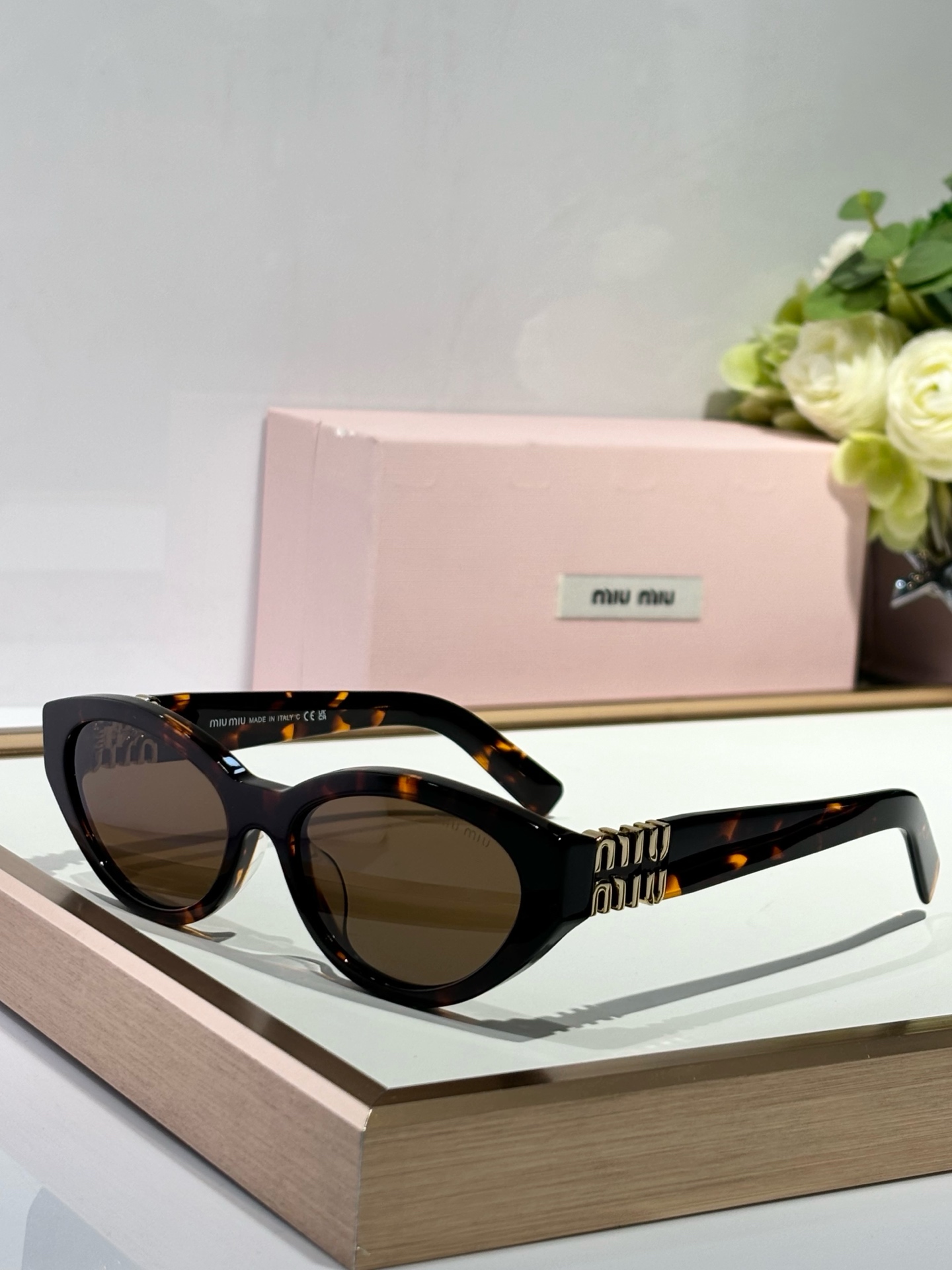  MIUMIU
ModMUA04S
SIZE55-18-140
