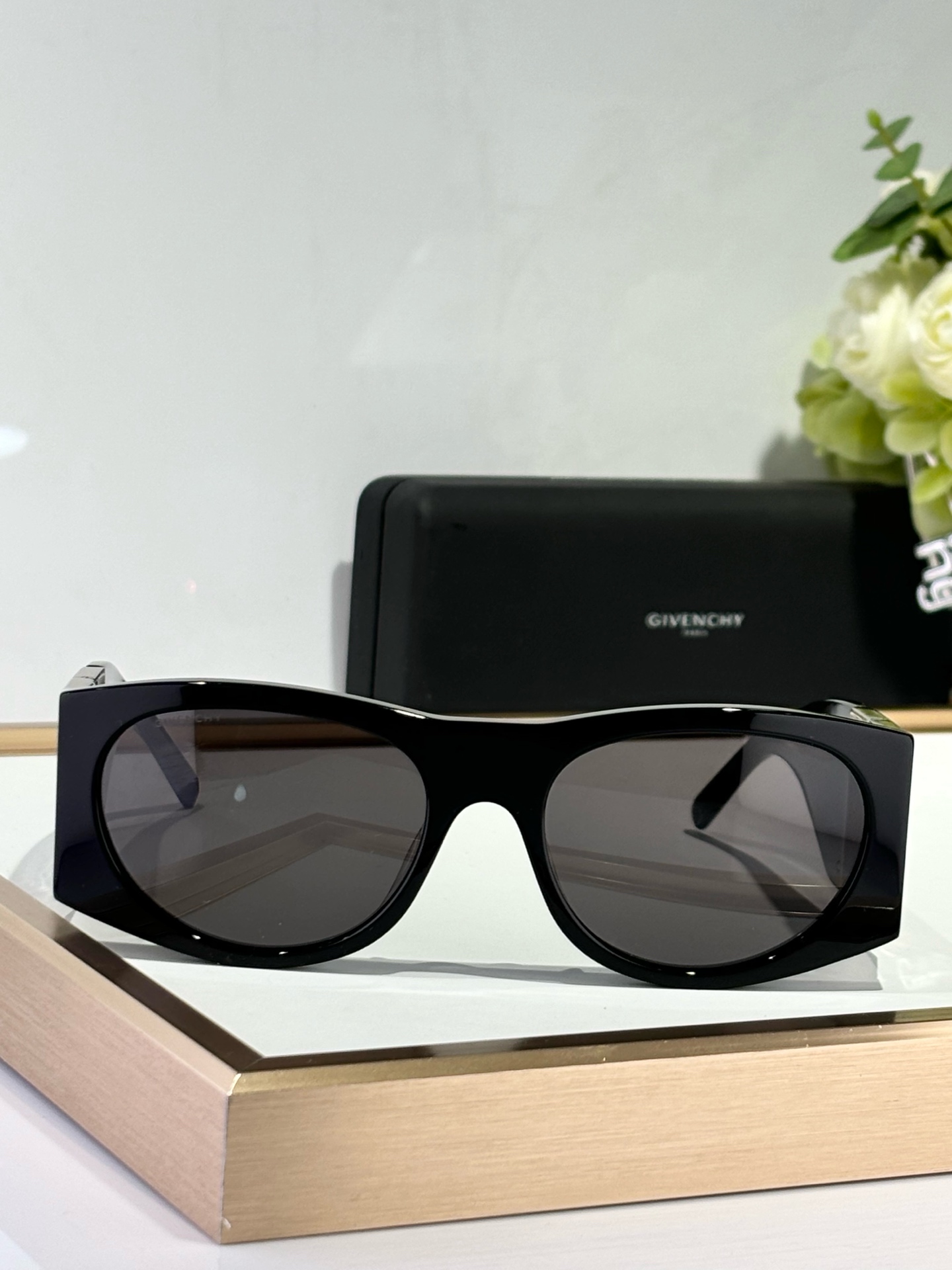  Givench*.4G Design
MODGV40028
Size56-18-125
