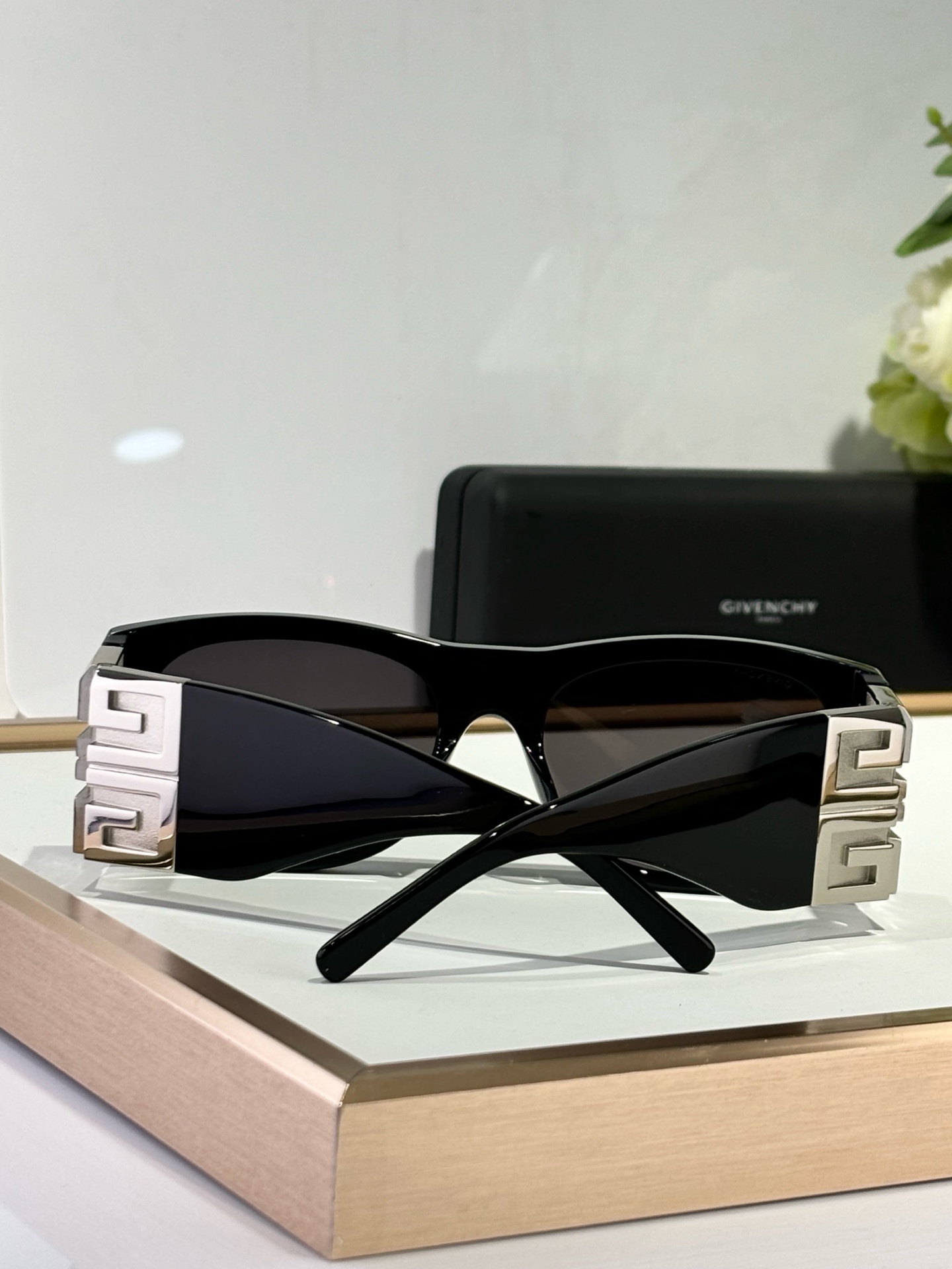  Givench*.4G Design
MODGV40028
Size56-18-125
