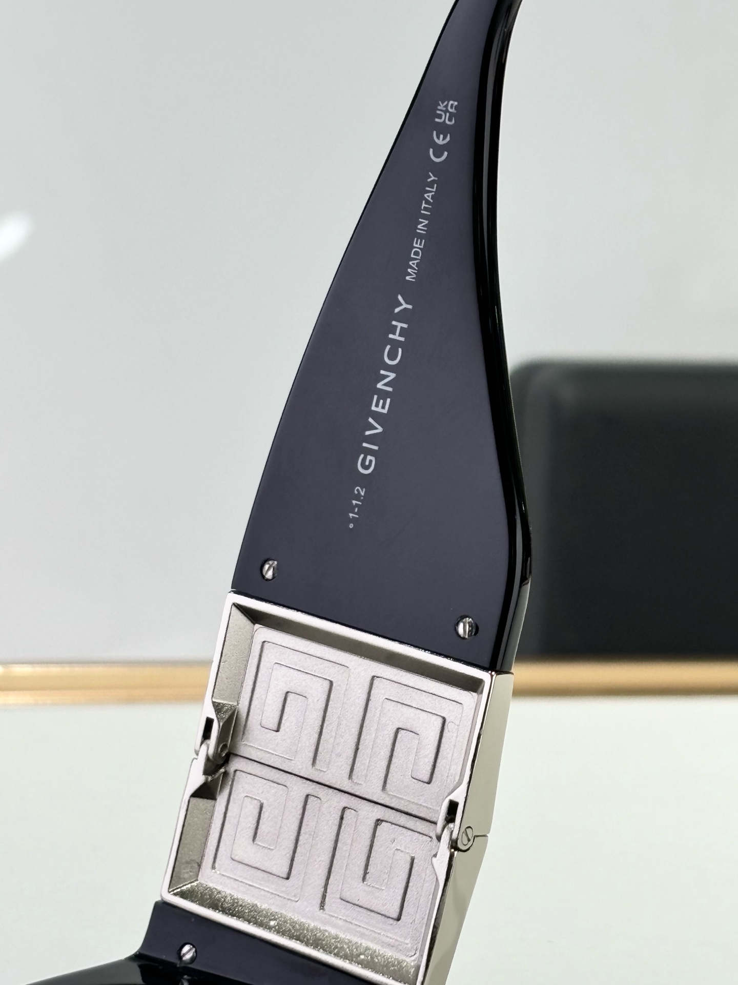  Givench*.4G Design
MODGV40028
Size56-18-125
