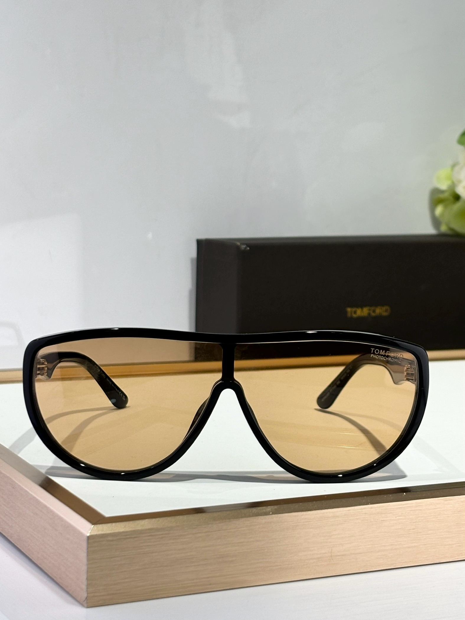  TOMFORD
MODFT1182
Size141-0-145
