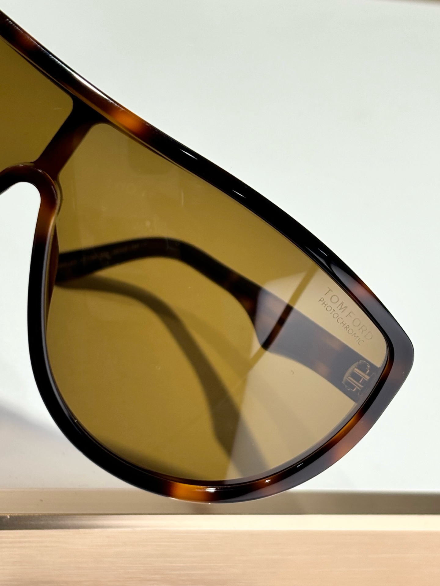  TOMFORD
MODFT1182
Size141-0-145
