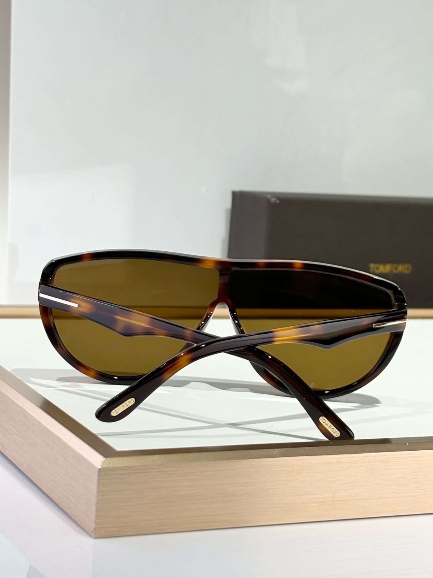  TOMFORD
MODFT1182
Size141-0-145
