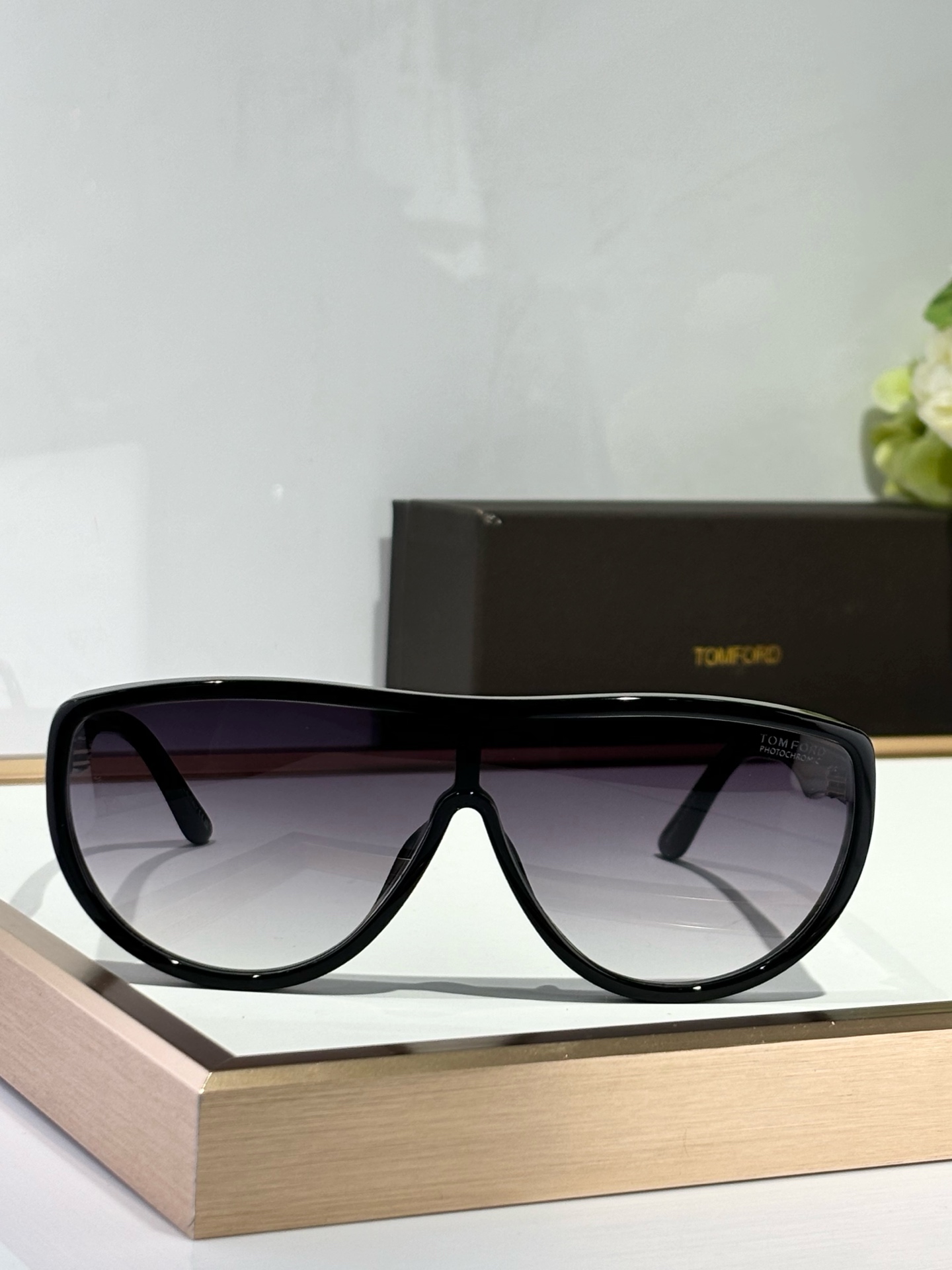  TOMFORD
MODFT1182
Size141-0-145

