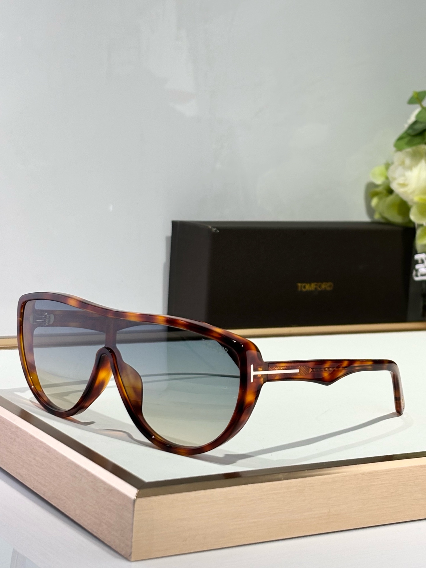  TOMFORD
MODFT1182
Size141-0-145
