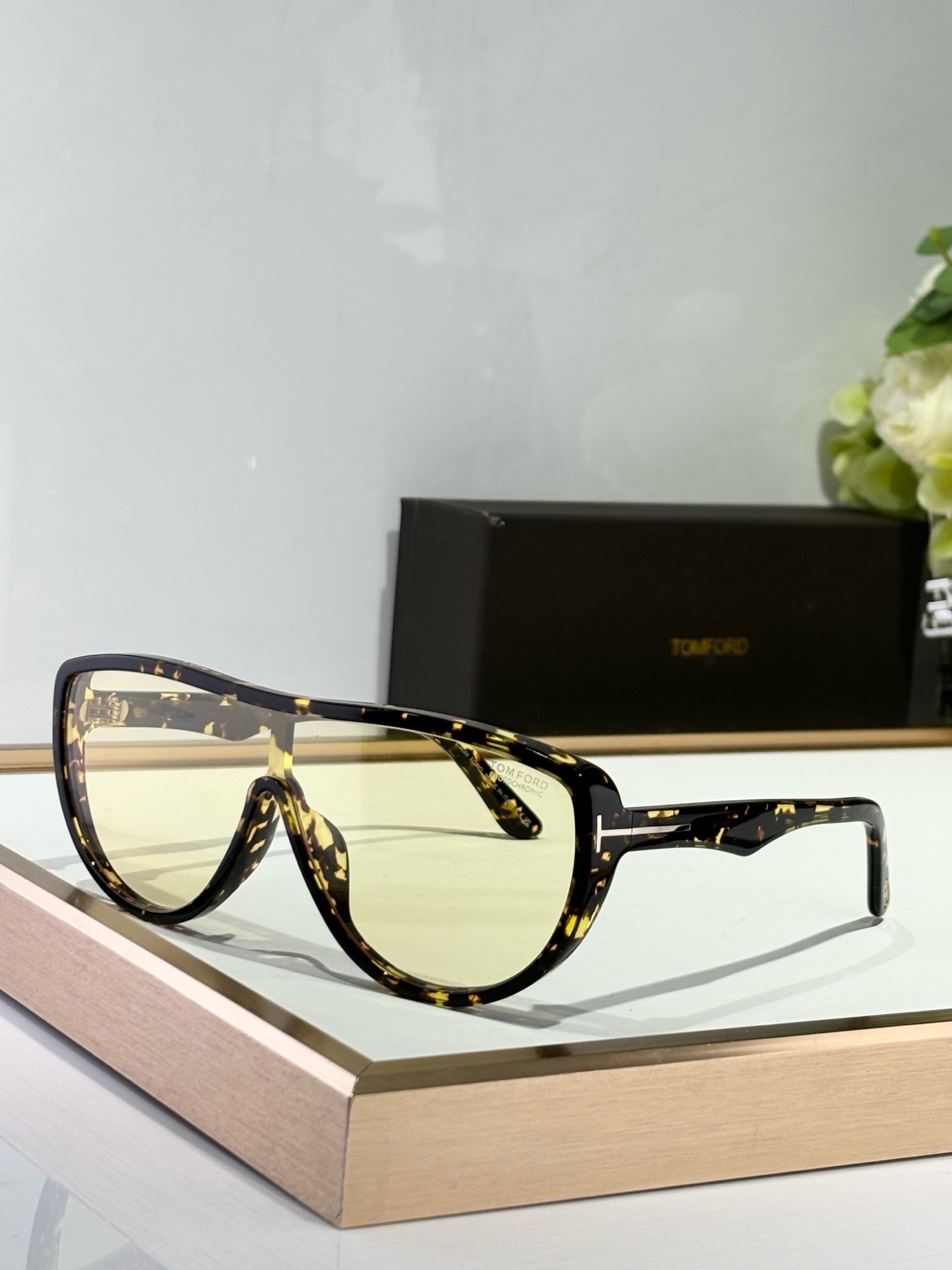  TOMFORD
MODFT1182
Size141-0-145

